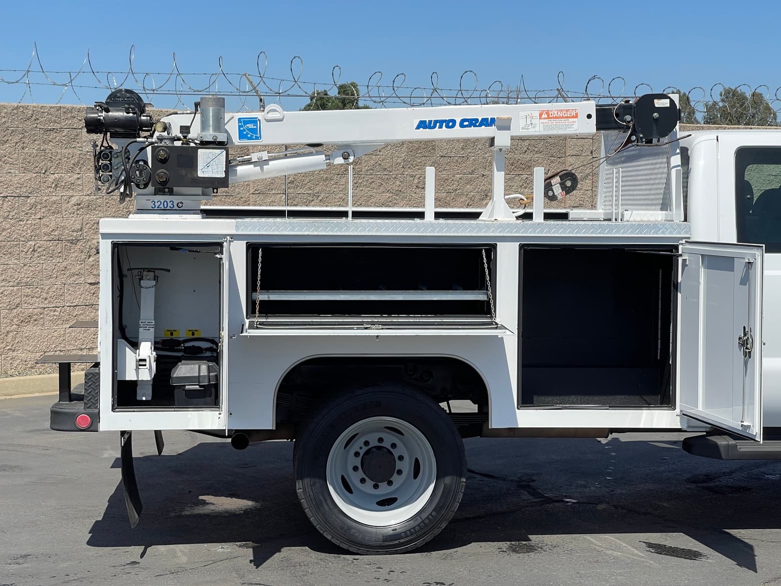 2011 Ford F450 Extended Cab Service Truck with Crane