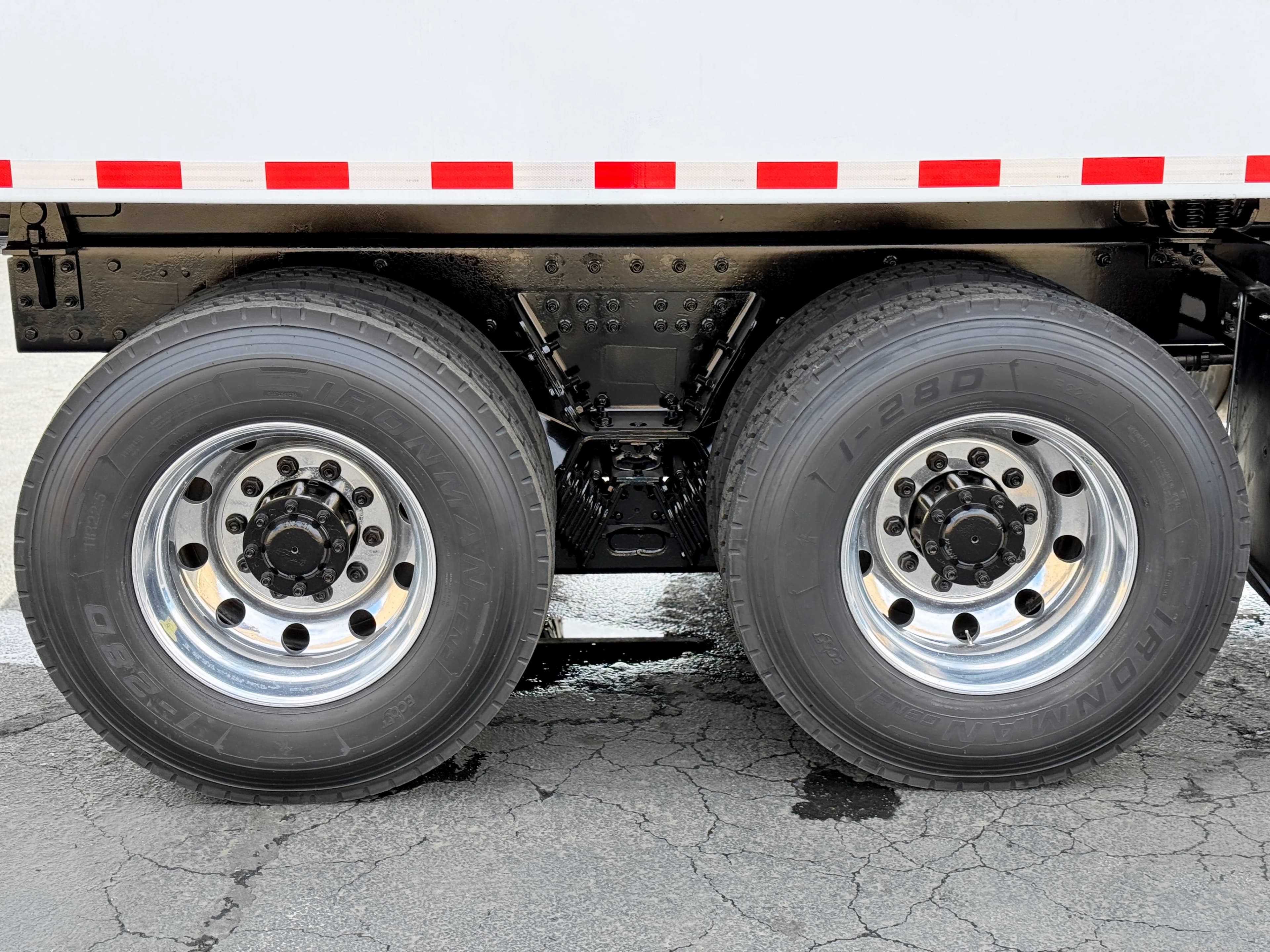 2016 Peterbilt 320 Heil Half/Pack 40 Yard Front Load Garbage Truck