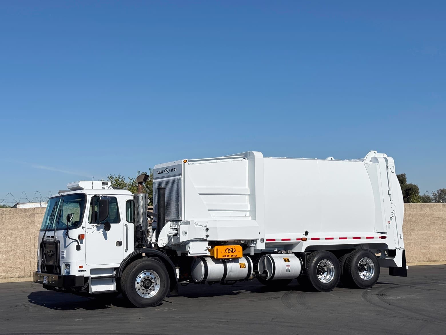 2013 Autocar Xpeditor New Way 29 Yard ASL Garbage Truck
