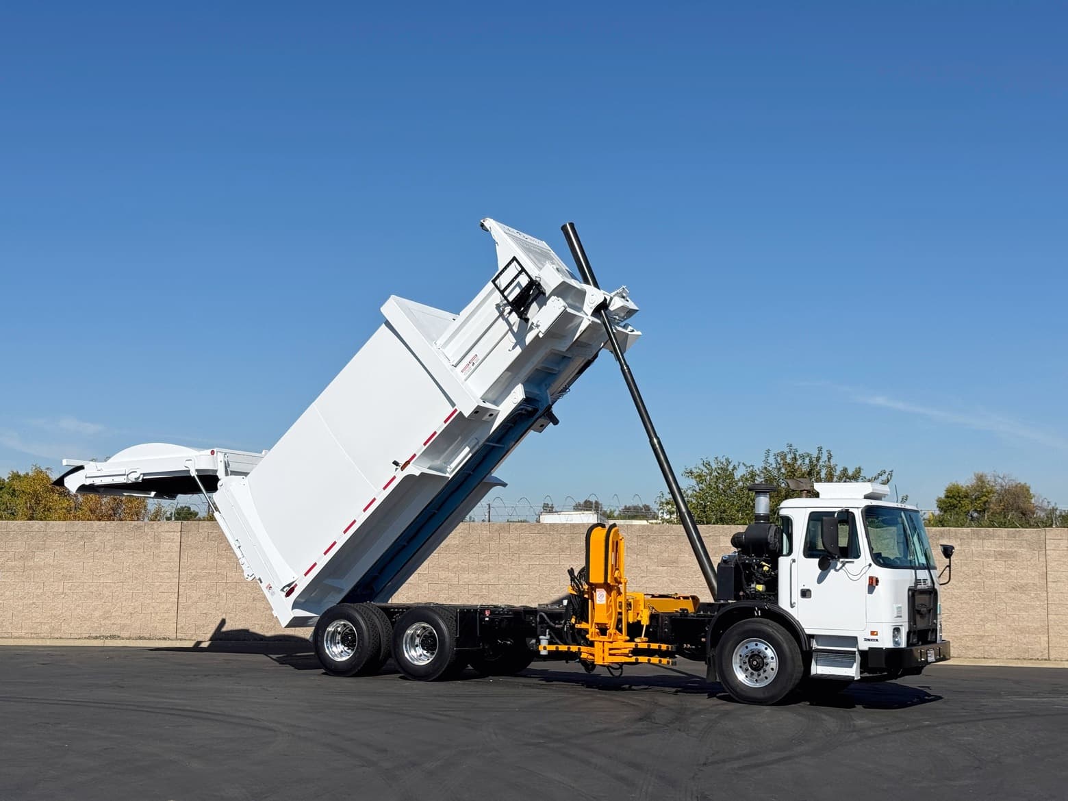 2013 Autocar Xpeditor New Way 29 Yard ASL Garbage Truck