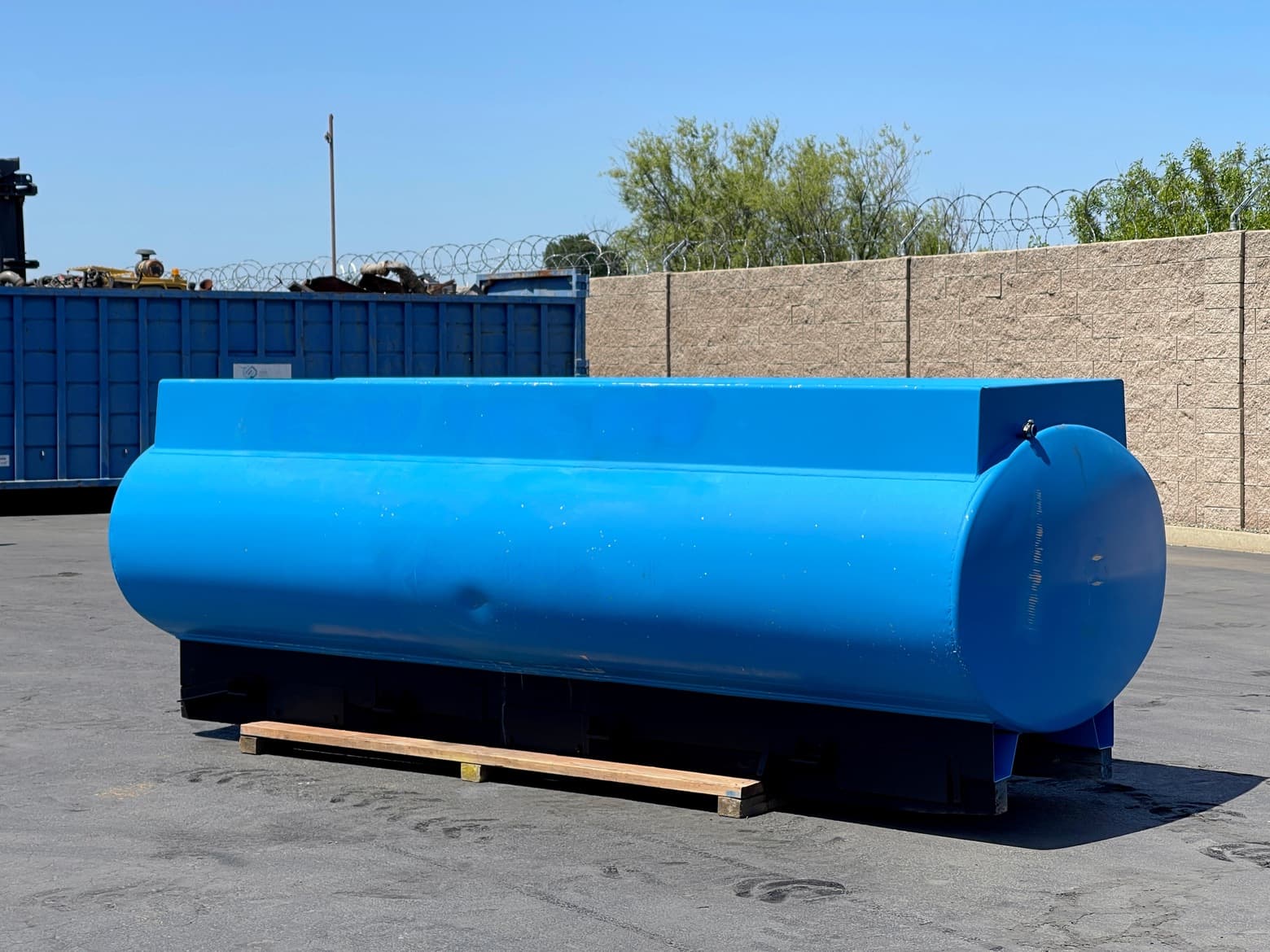 1,200 Gallon Stainless Steel Water Tank