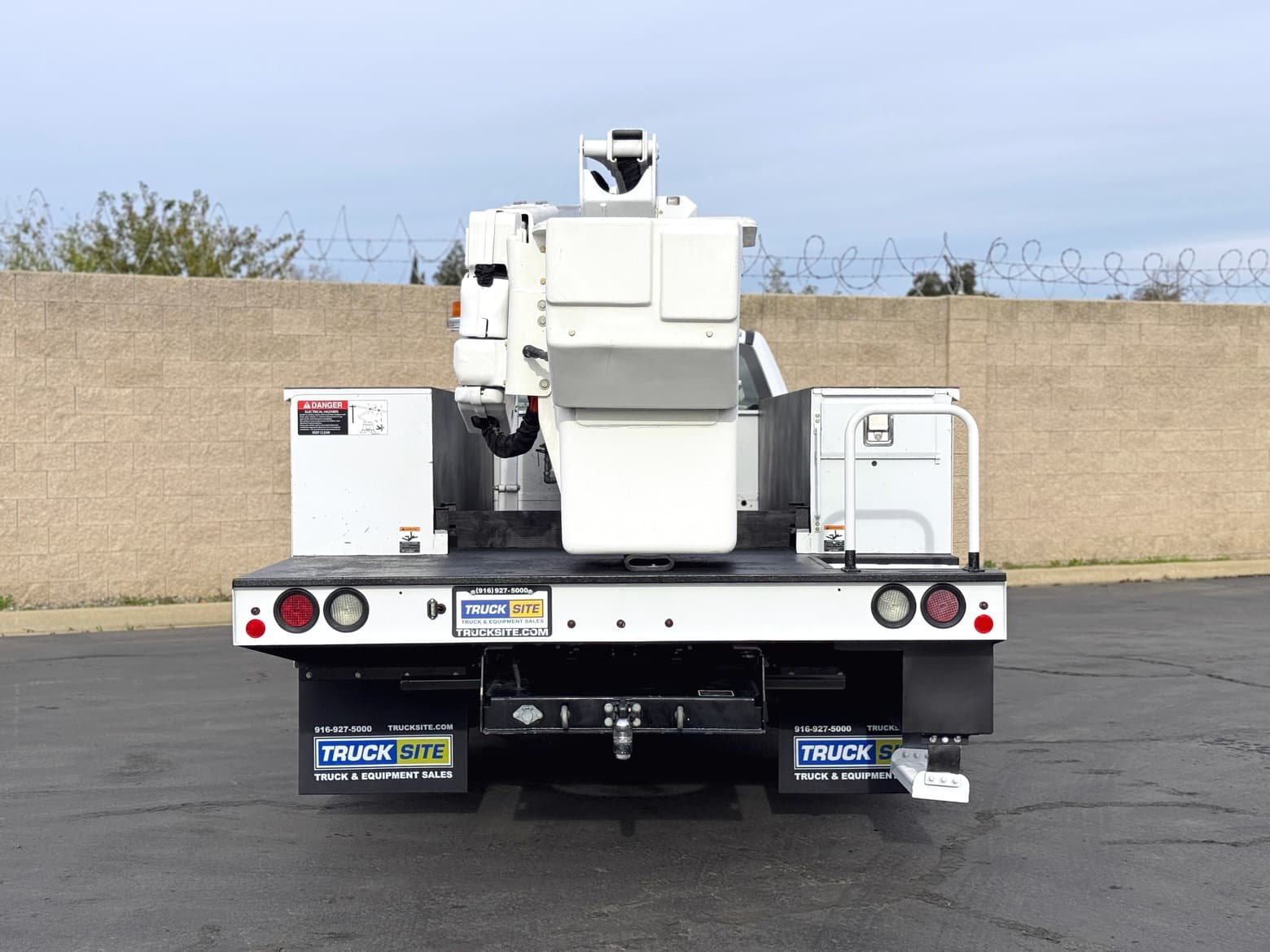 2019 Ford F550 Altec AT40G Articulating & Telescopic Bucket Truck