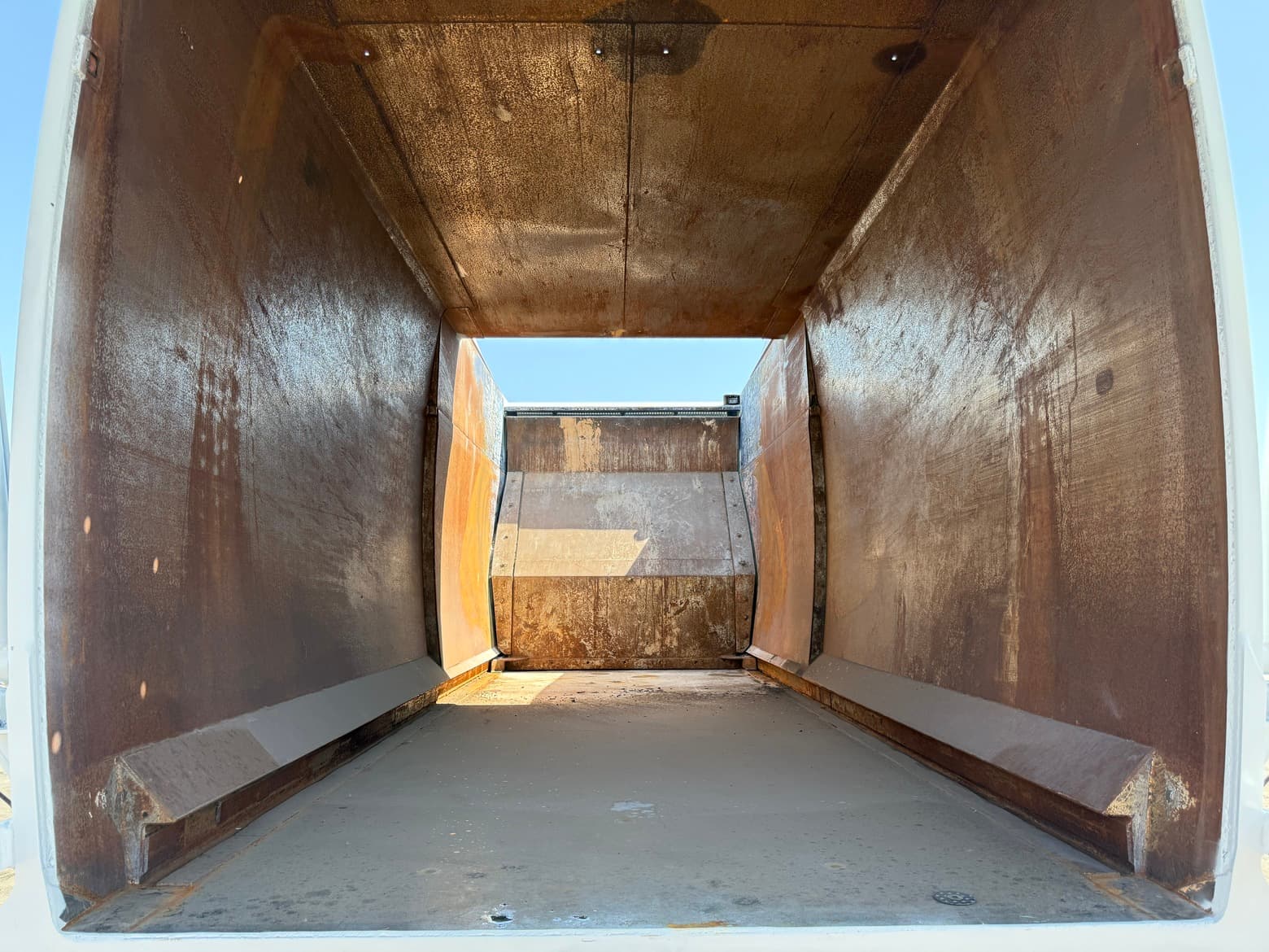 2011 Peterbilt New Way Mammoth 40 YD Front Loader