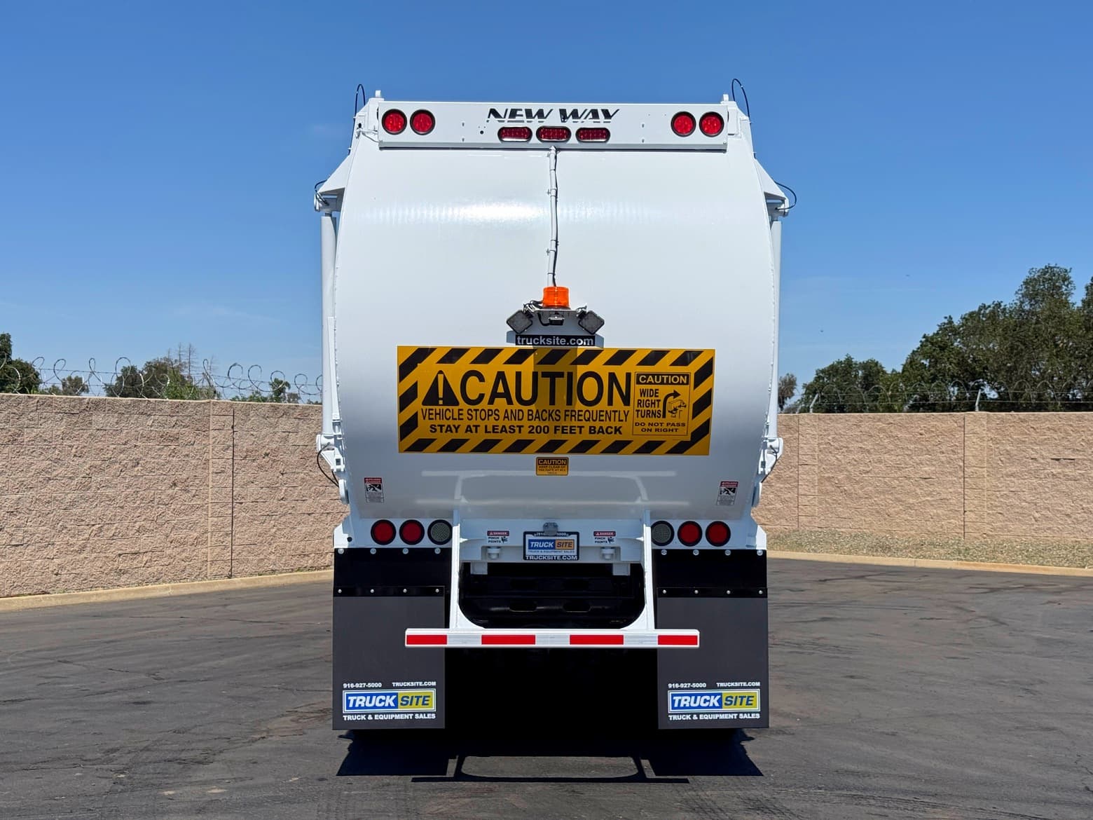 2011 Peterbilt New Way Mammoth 40 YD Front Loader