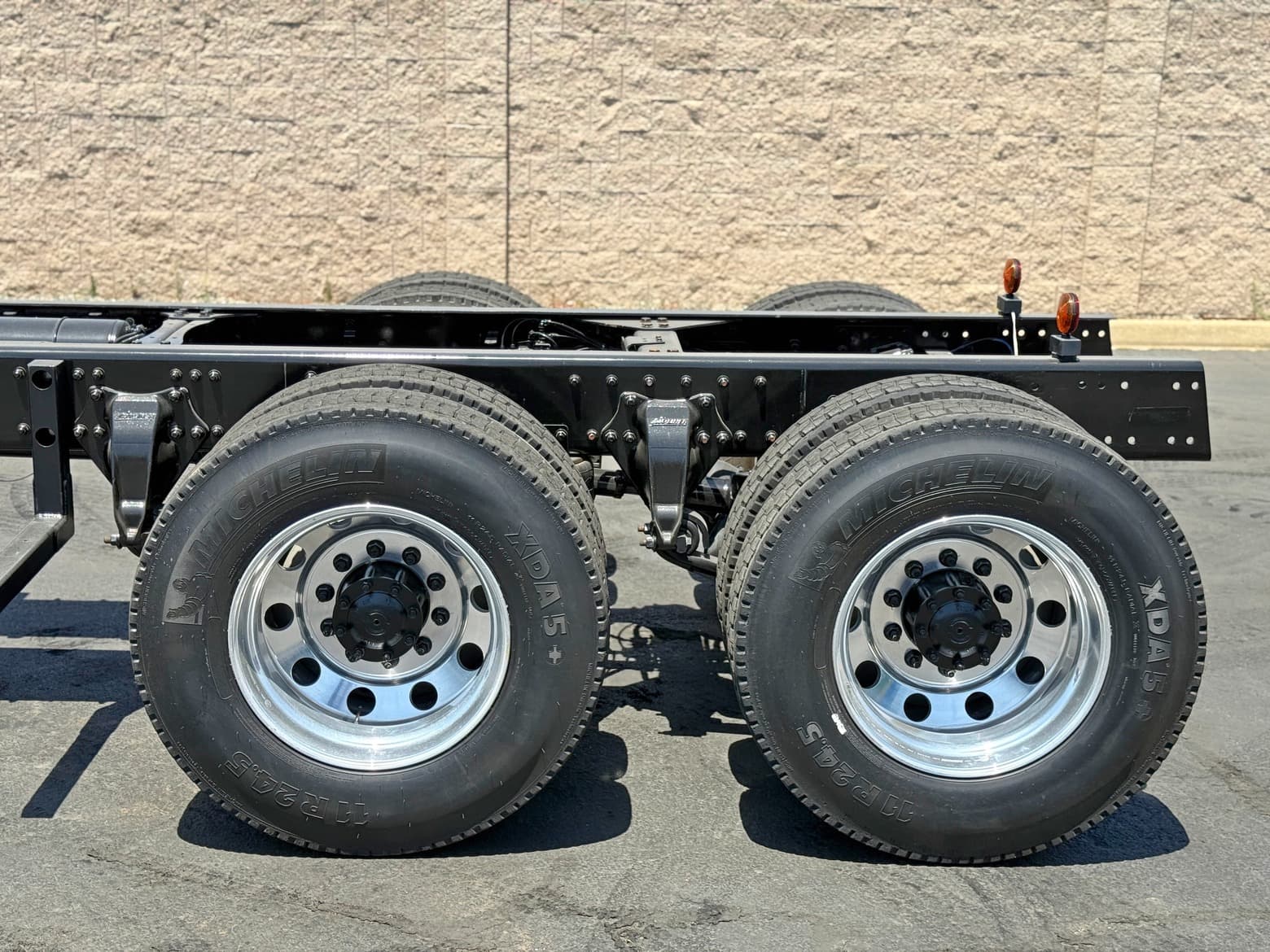 2021 Western Star 4700 Tandem Axle Cab & Chassis