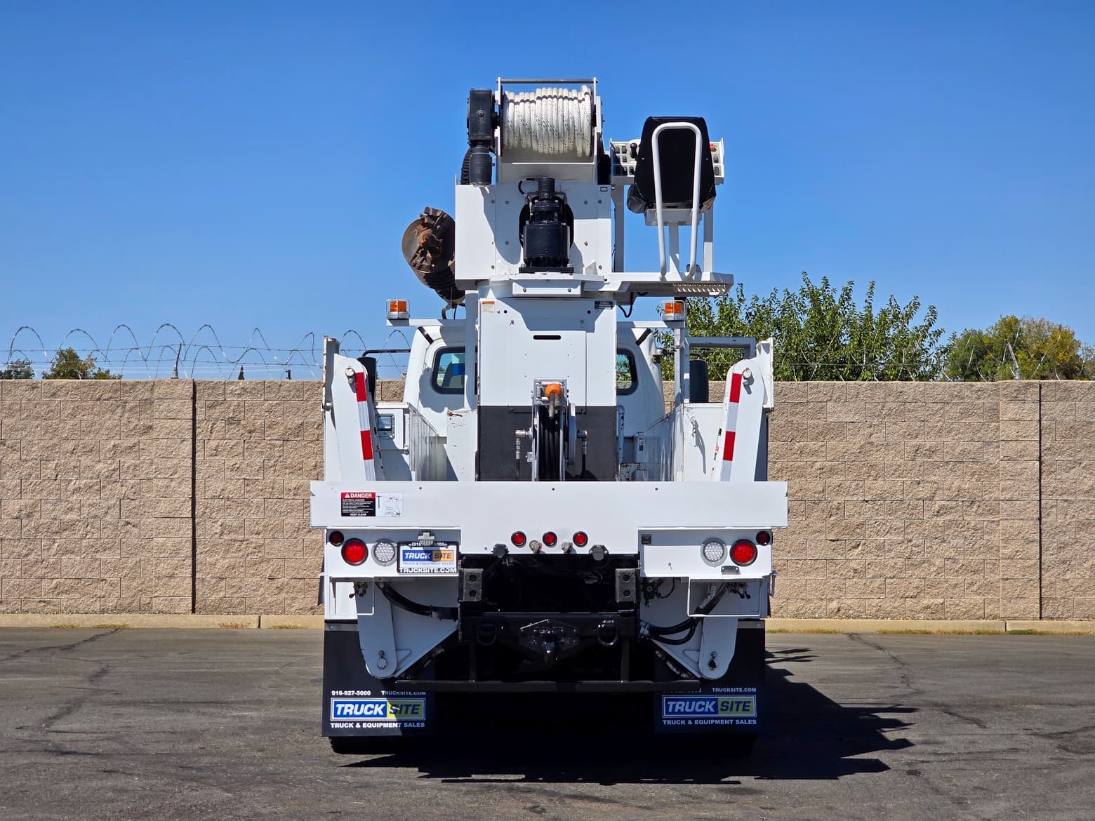 2014 Altec D3060BTR Digger Derrick Body