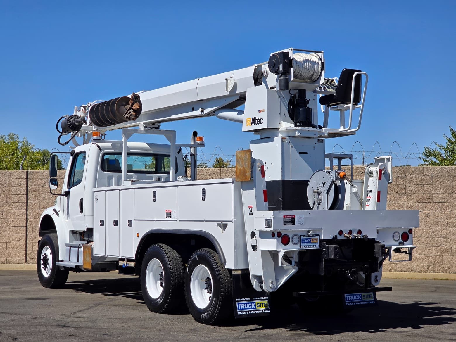 2014 Altec D3060BTR Digger Derrick Body