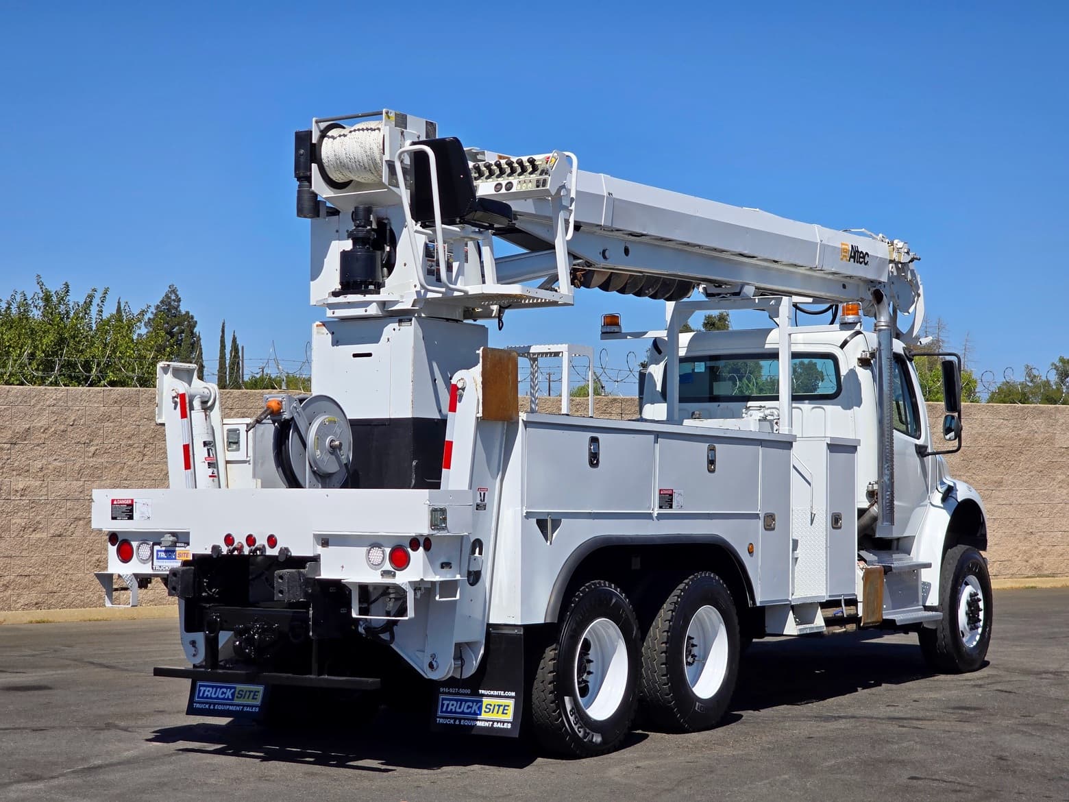 2014 Altec D3060BTR Digger Derrick Body