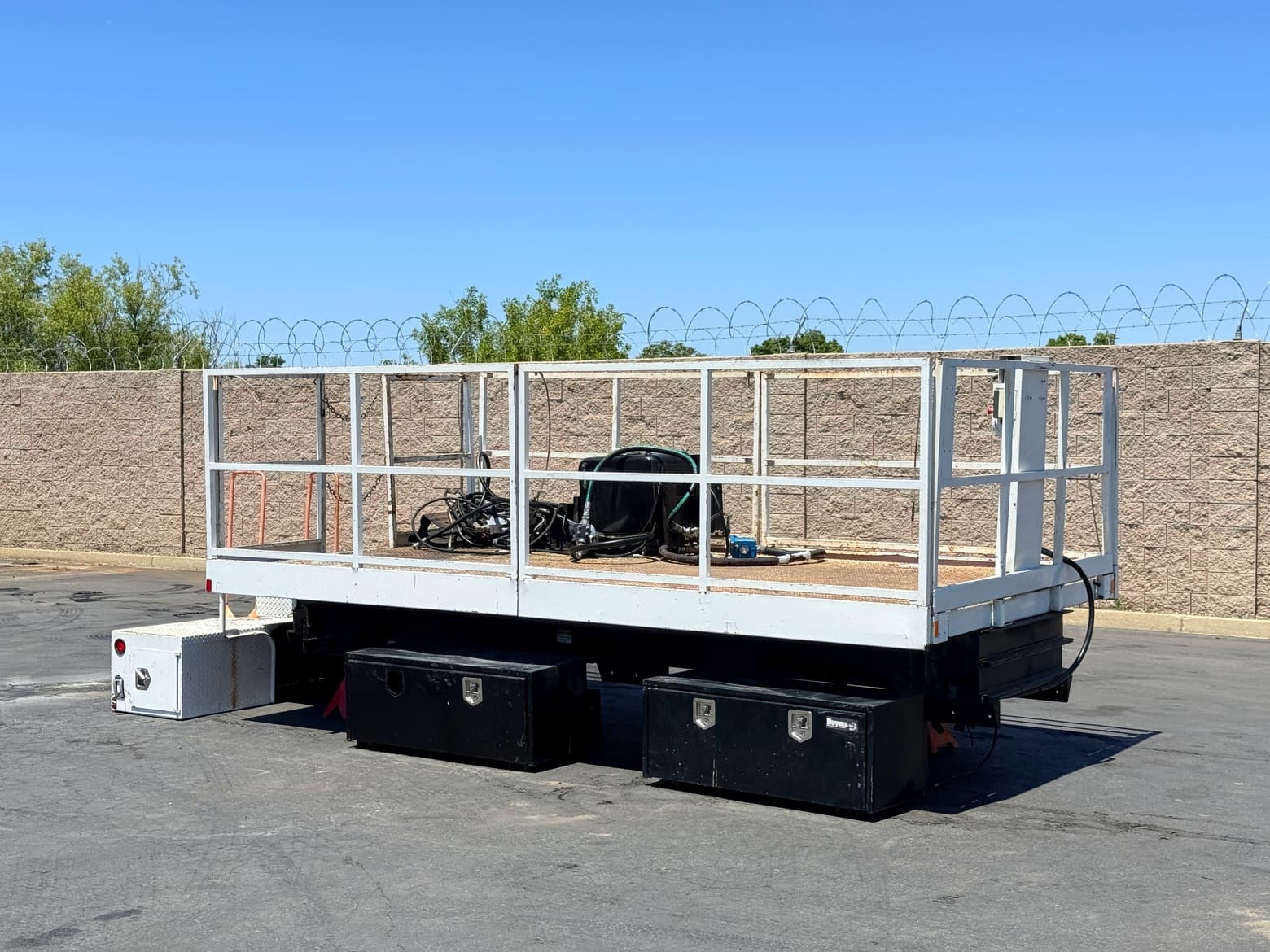 2017 Western Truck Fab 14' Scissor Lift Body
