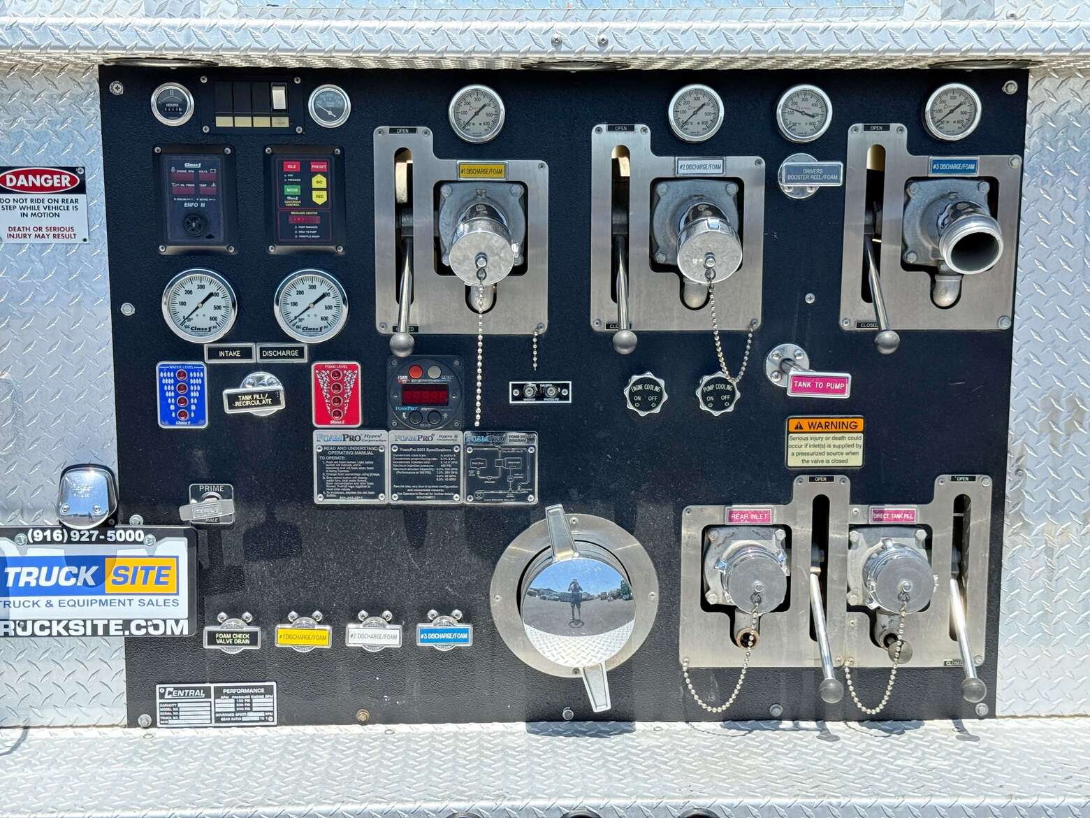 2004 International 7400 Rosenbauer Type 2 Fire Pumper