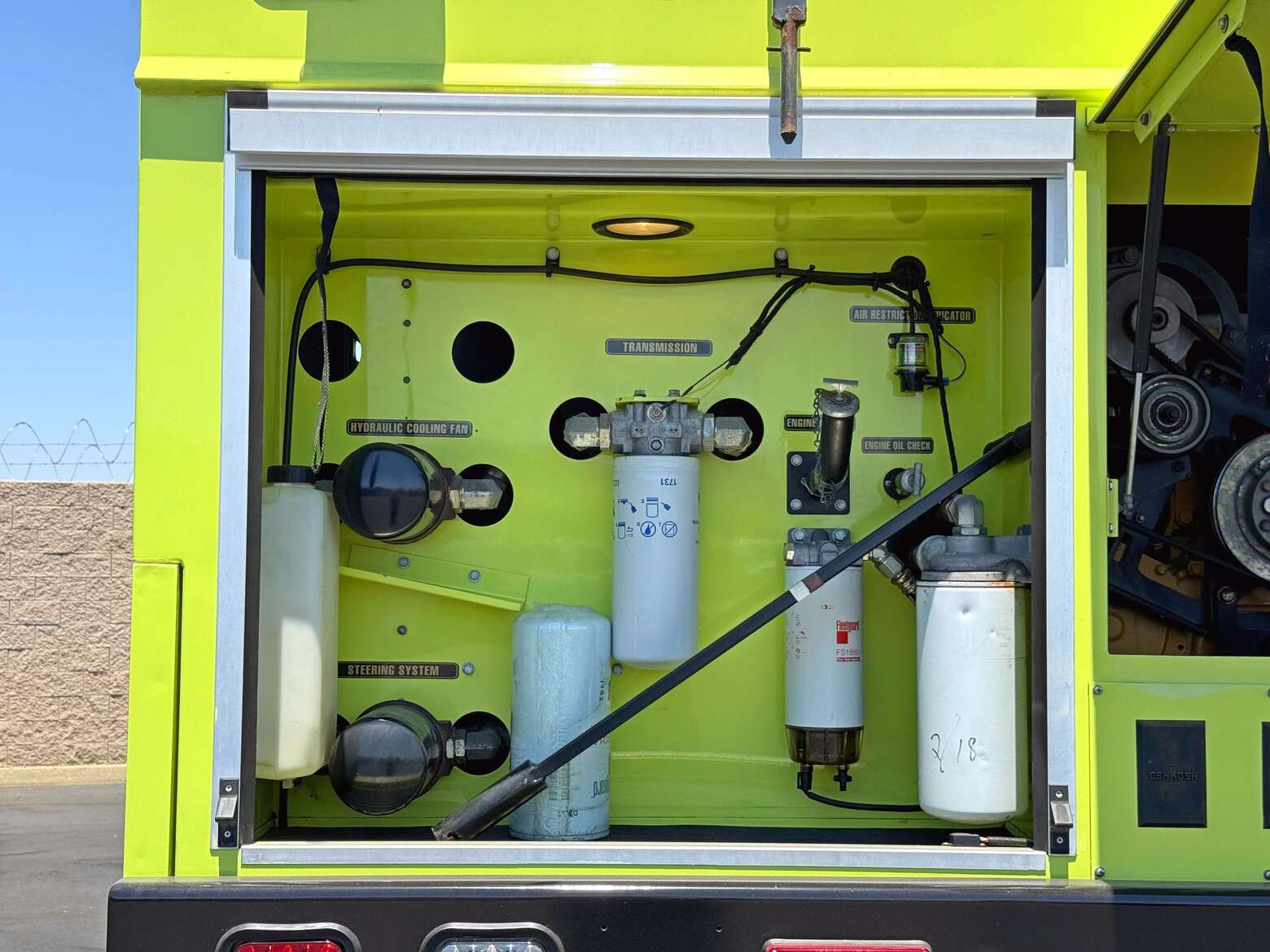 2004 Oshkosh Striker 3000 ARFF Aircraft Rescue