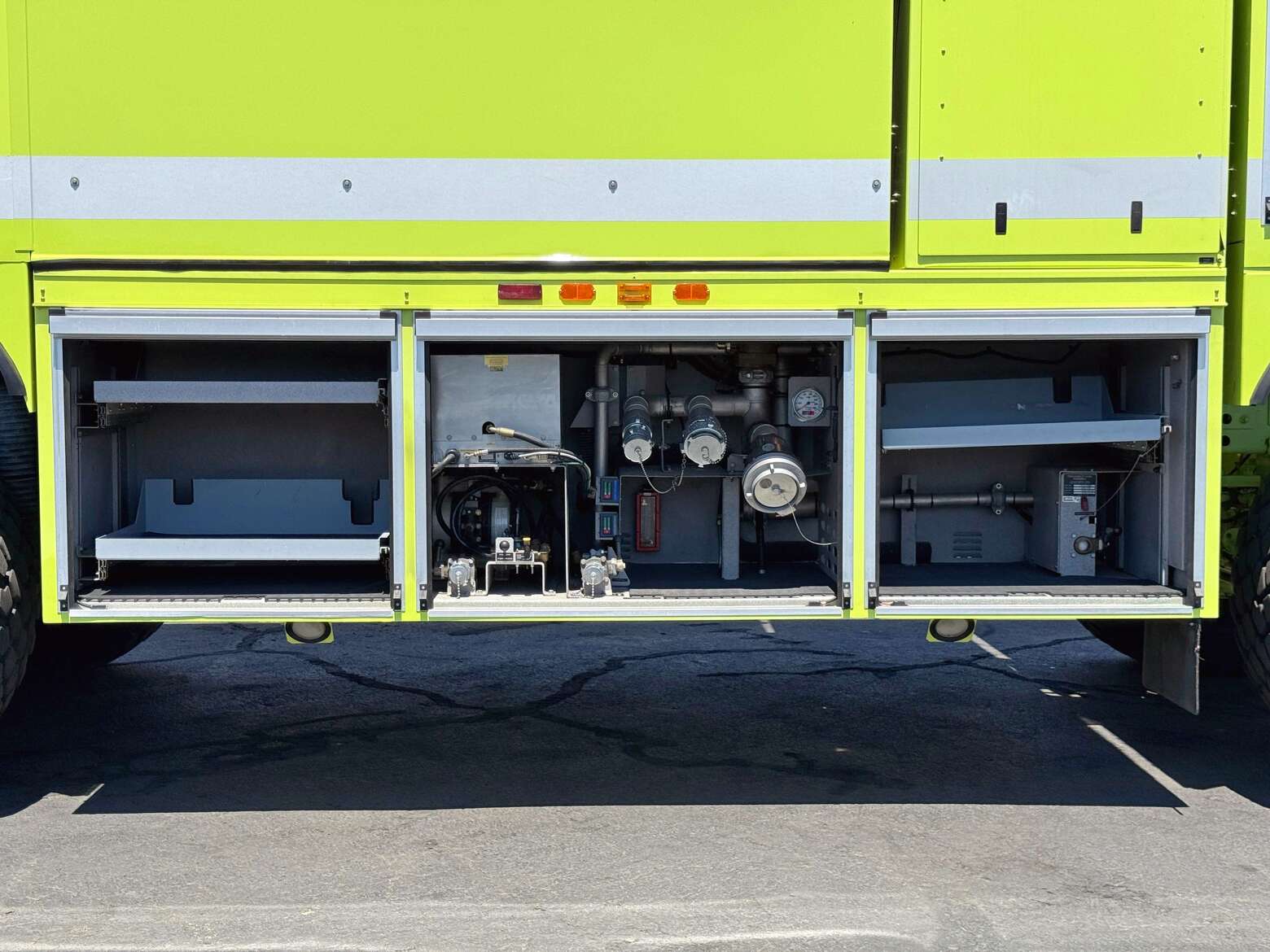 2004 Oshkosh Striker 3000 ARFF Aircraft Rescue