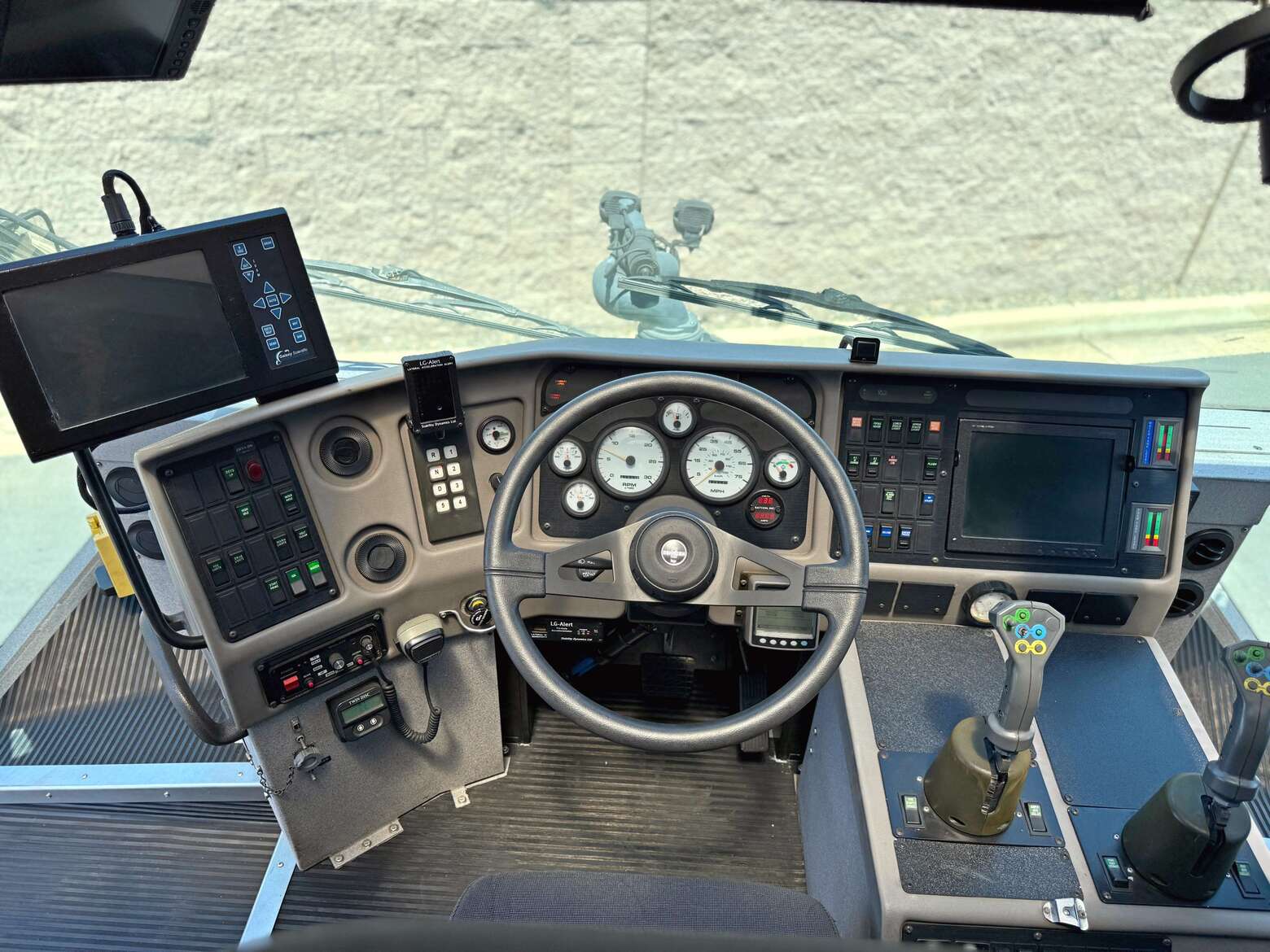 2004 Oshkosh Striker 3000 ARFF Aircraft Rescue