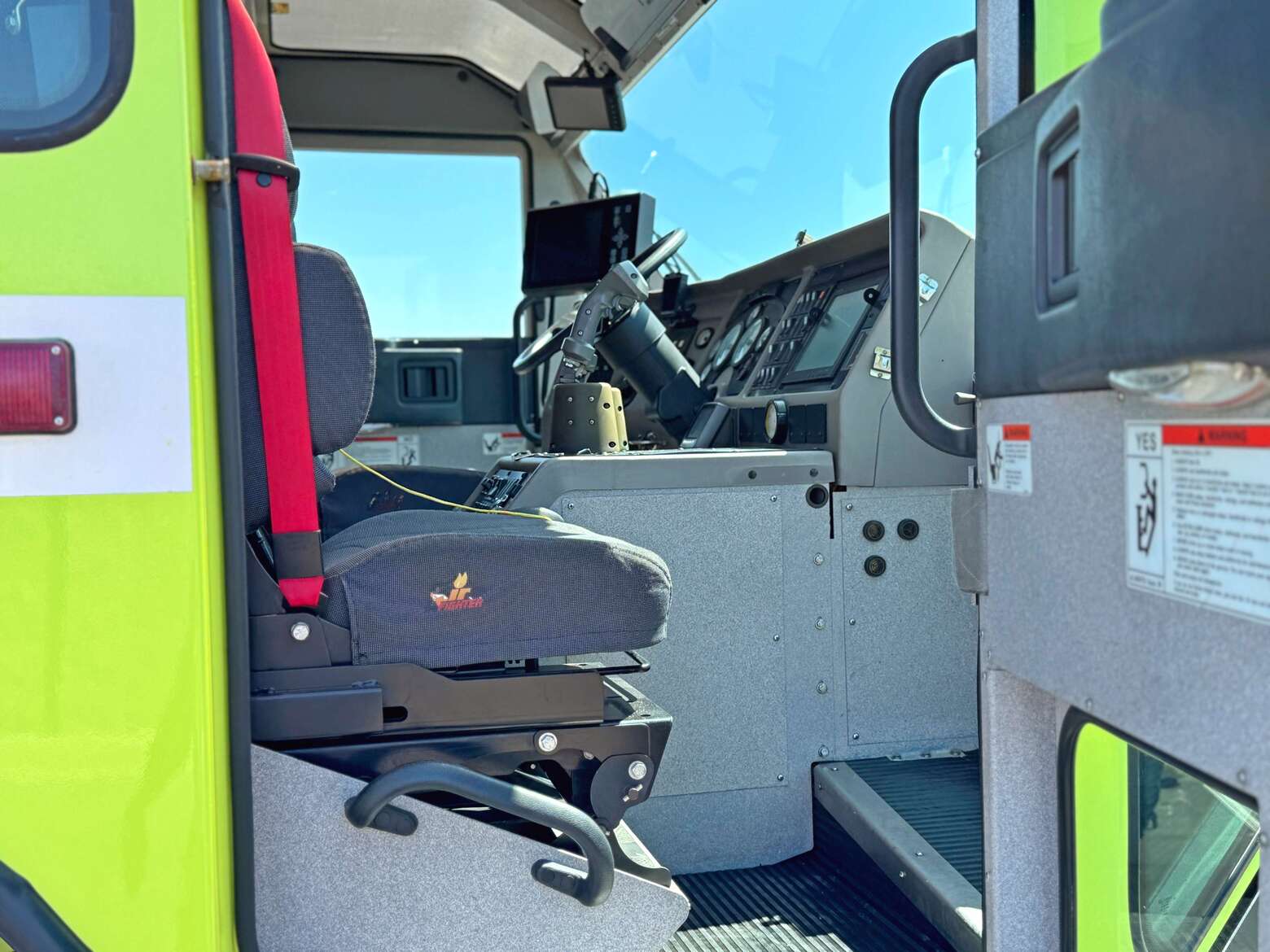 2004 Oshkosh Striker 3000 ARFF Aircraft Rescue