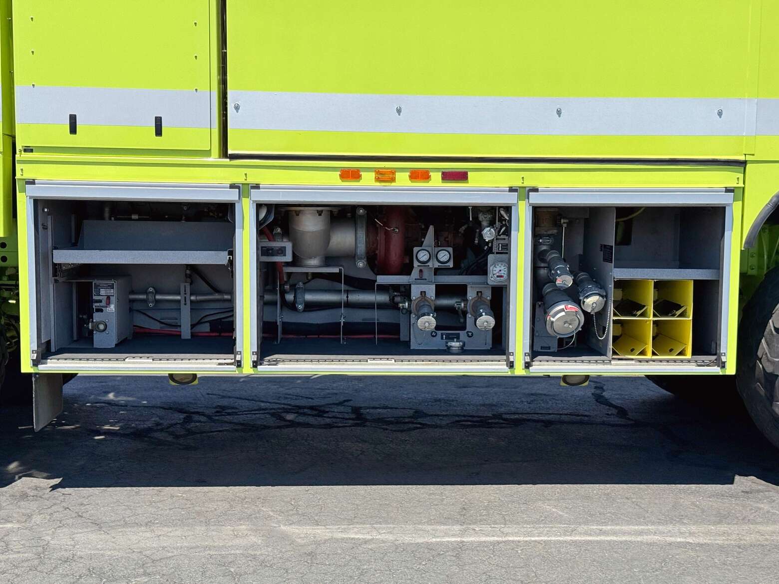 2004 Oshkosh Striker 3000 ARFF Aircraft Rescue