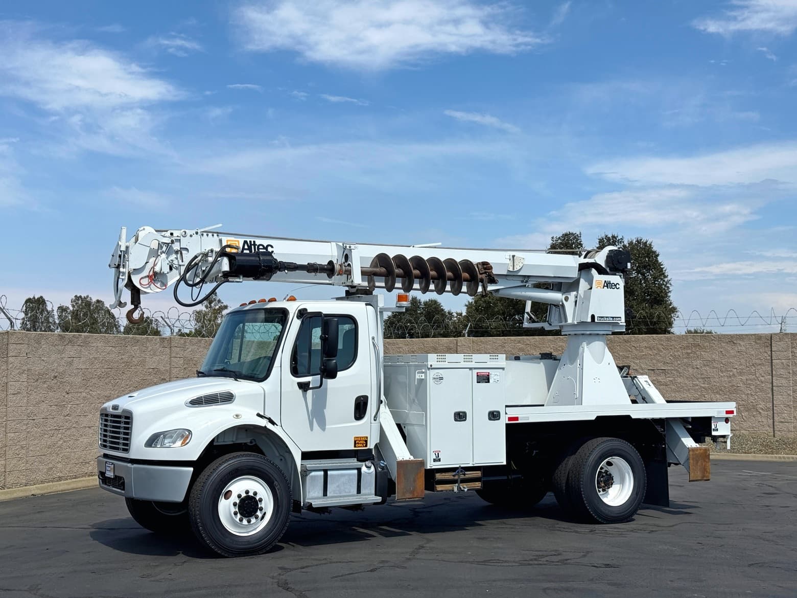 2016 Freightliner M2 106 4x4 Altec DM47B-TR Digger Derrick