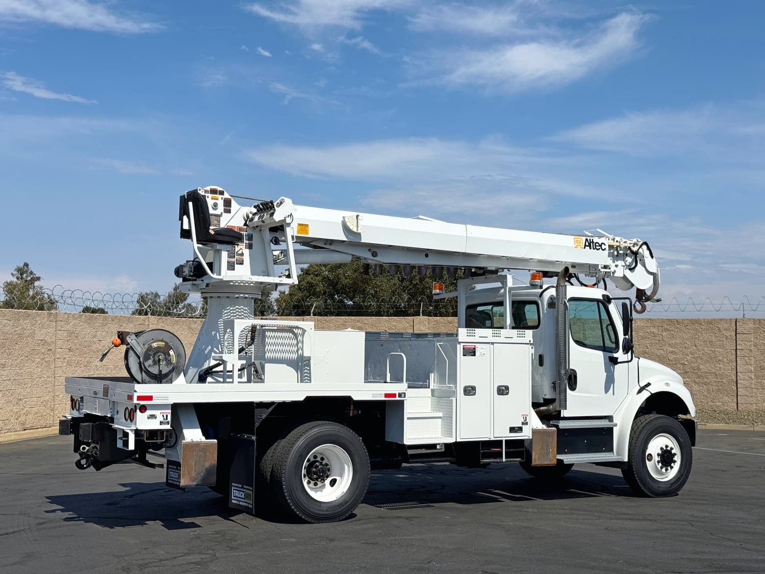 2016 Freightliner M2 106 4x4 Altec DM47B-TR Digger Derrick