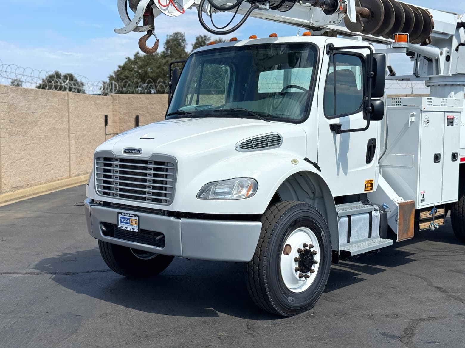 2016 Freightliner M2 106 4x4 Altec DM47B-TR Digger Derrick