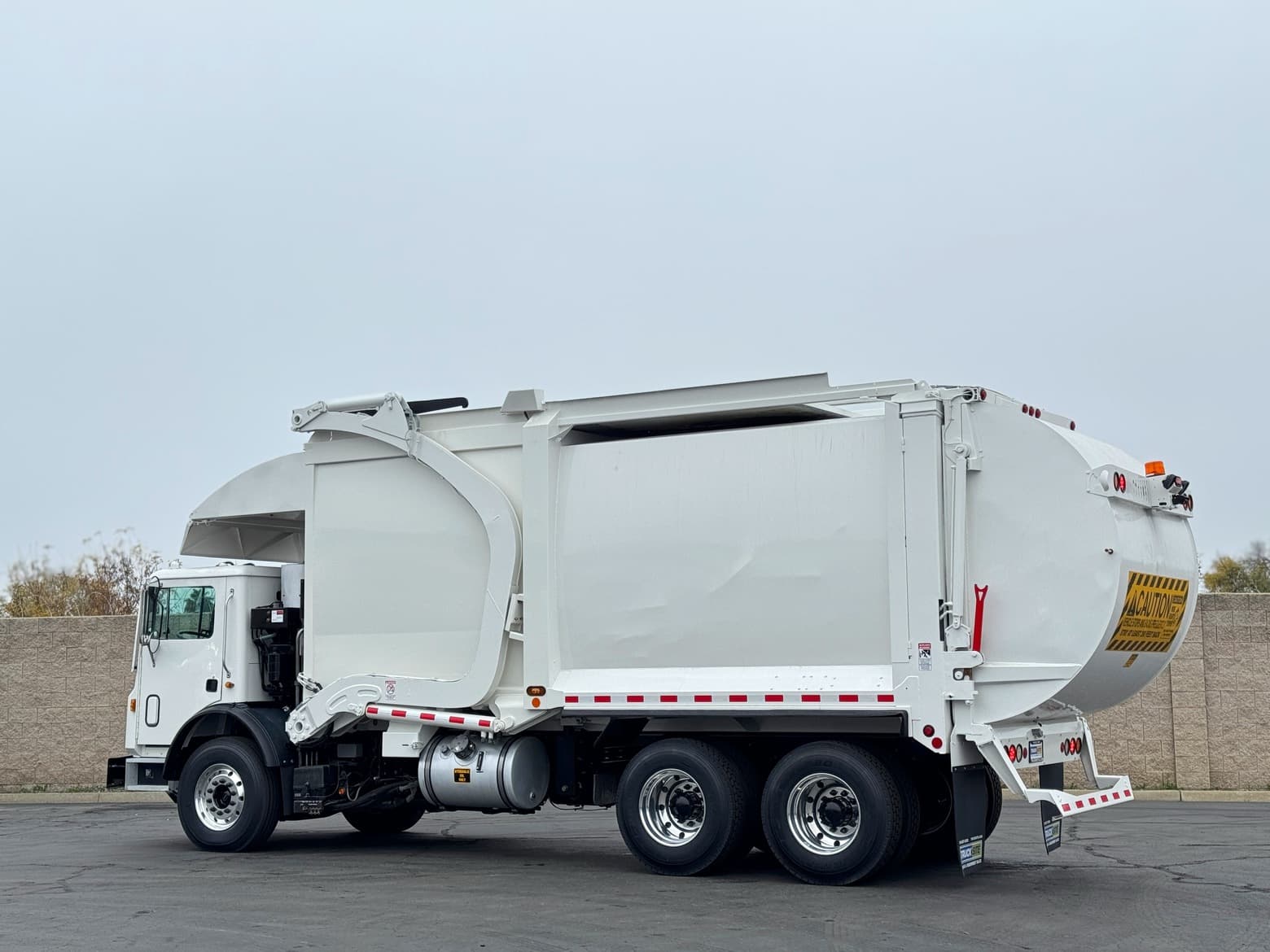 2019 Mack MRU Labrie 40 Yard Front Load Garbage Truck