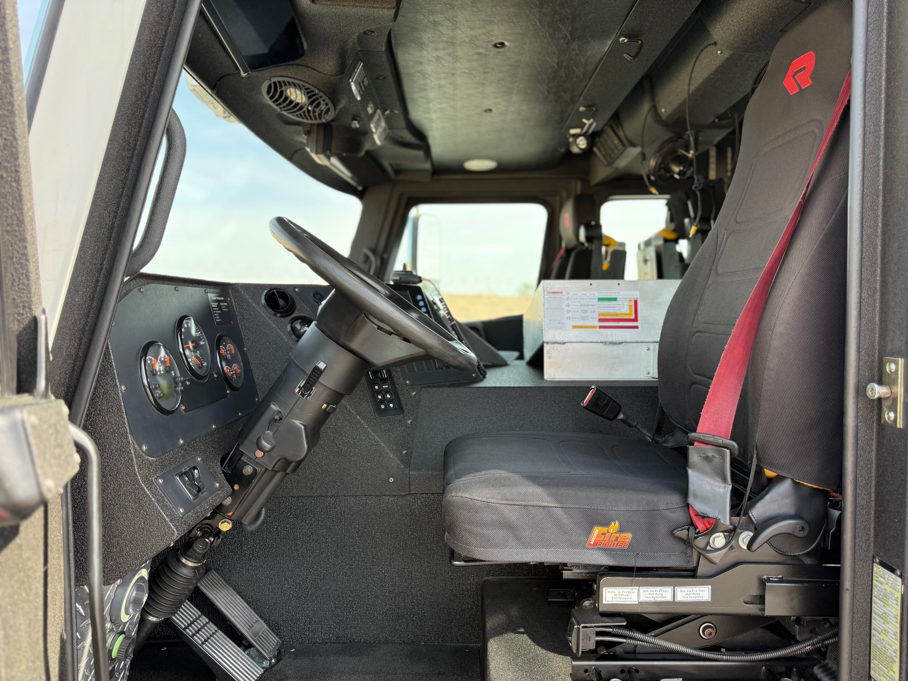 2017 Rosenbauer Crew Cab Fire Pumper Fire Truck