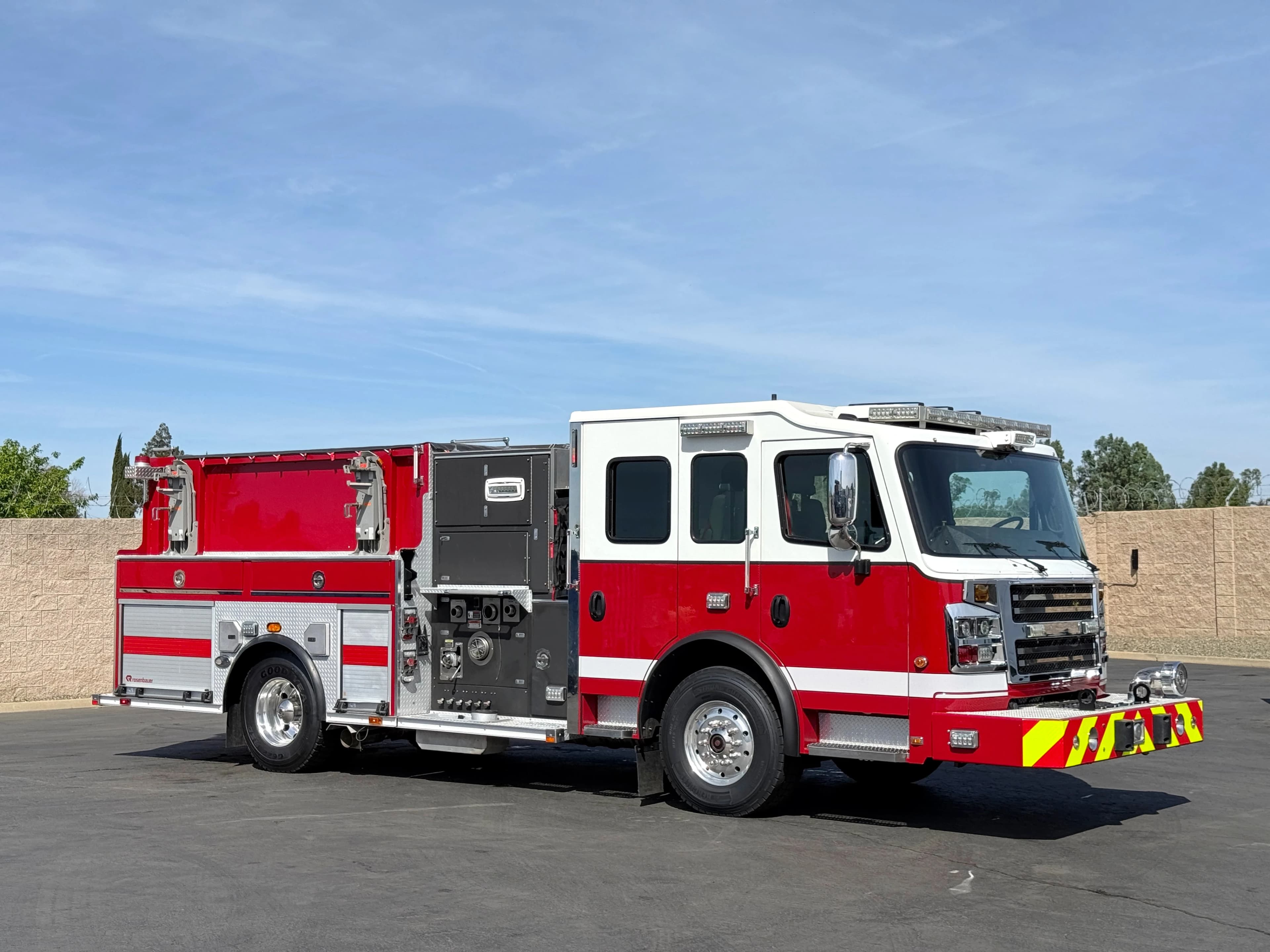 2017 Rosenbauer Crew Cab Fire Pumper Fire Truck
