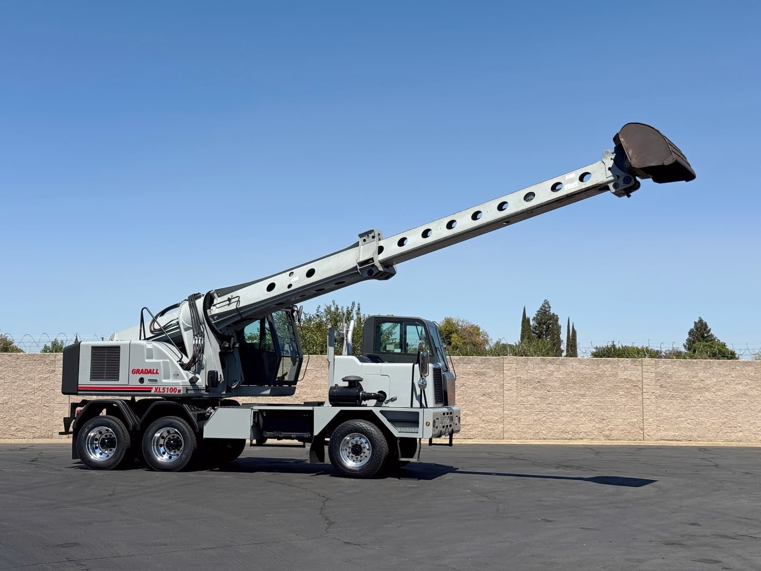 2008 Gradall XL5100 6x6 Highway Speed Hydraulic Wheeled Excavator