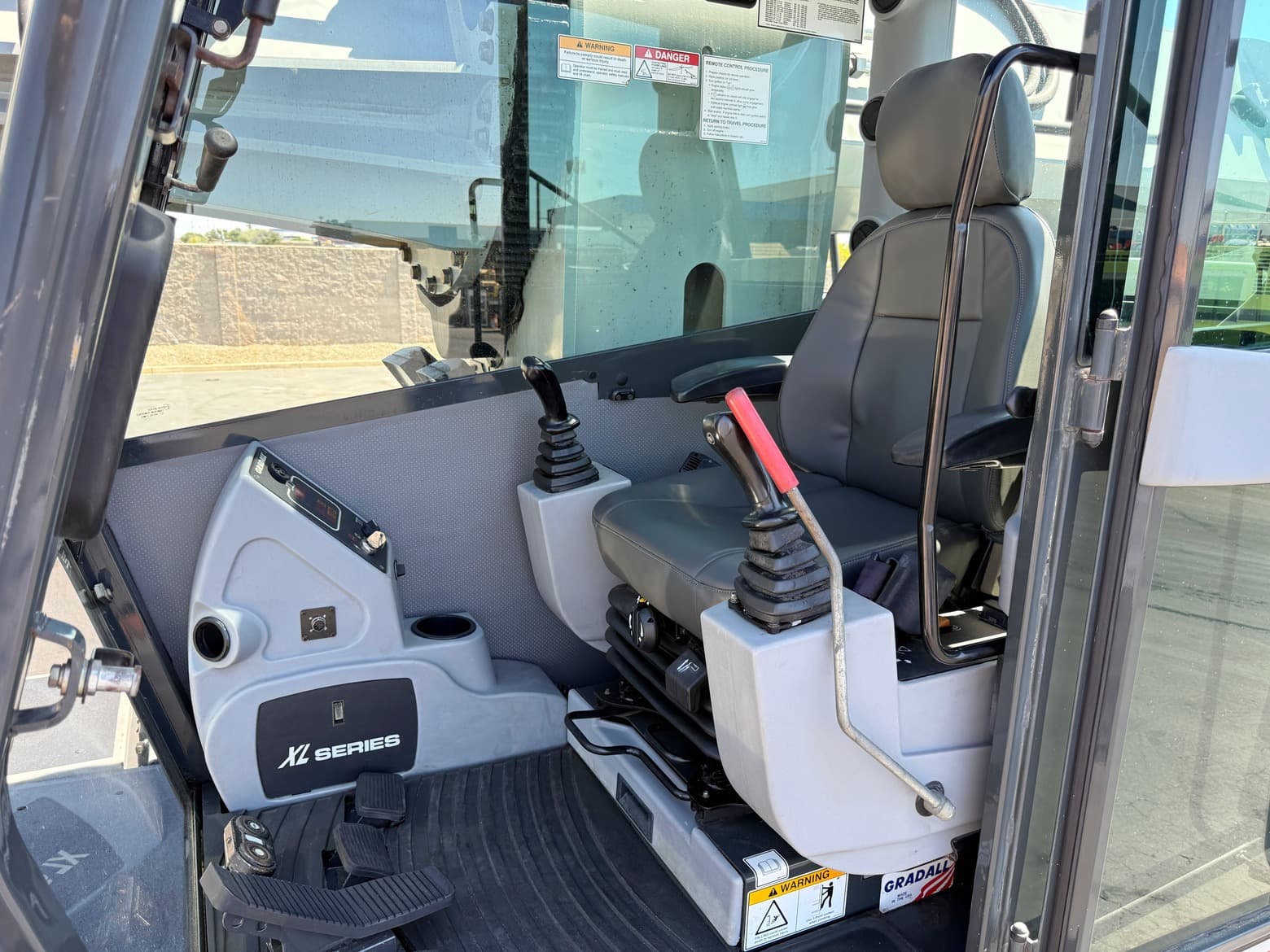 2008 Gradall XL5100 6x6 Highway Speed Hydraulic Wheeled Excavator