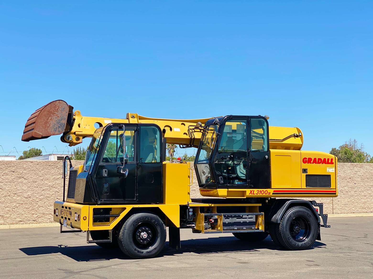 2015 Gradall XL3100 Highway Speed Wheeled Excavator