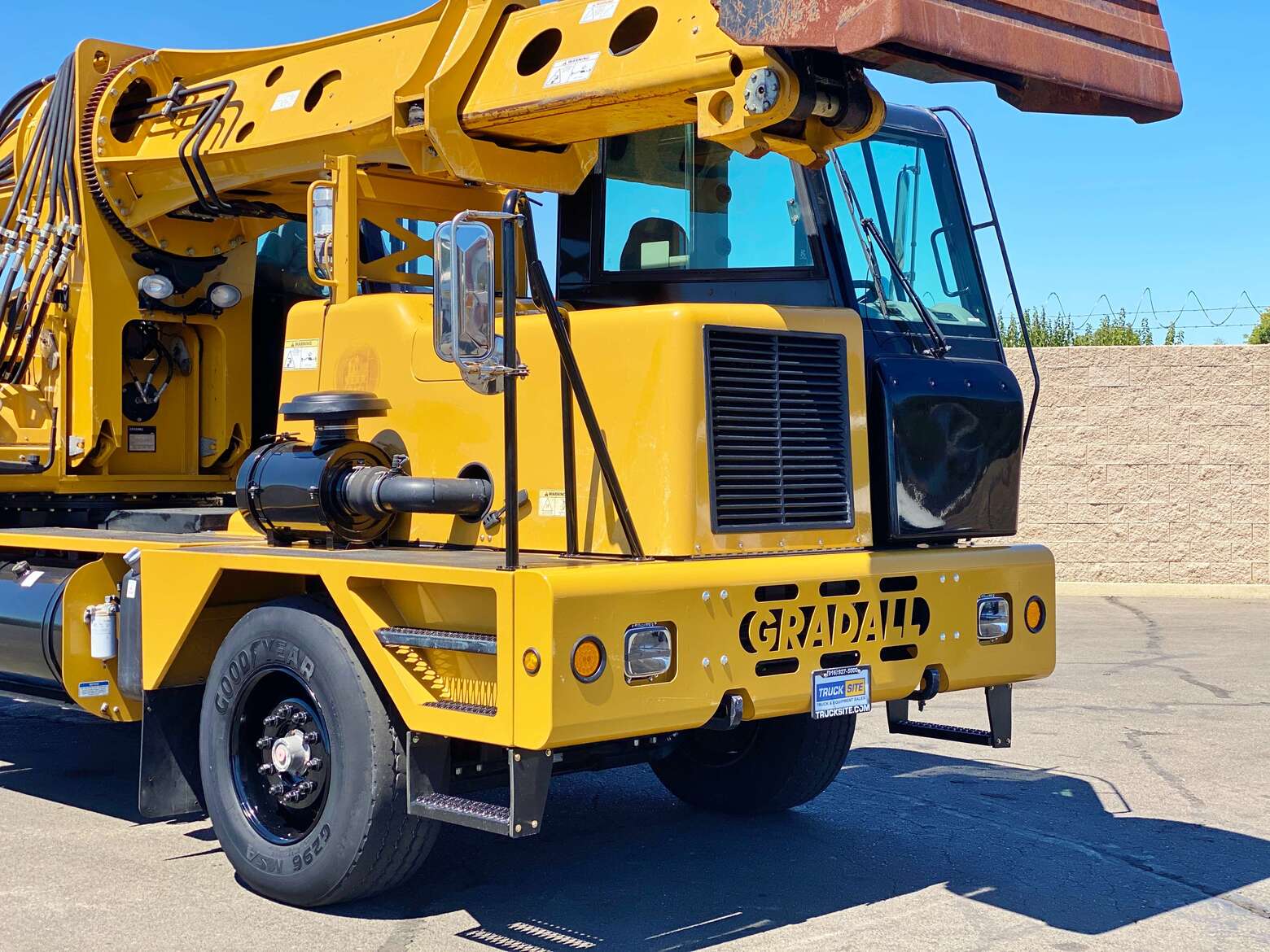 2015 Gradall XL3100 Highway Speed Wheeled Excavator