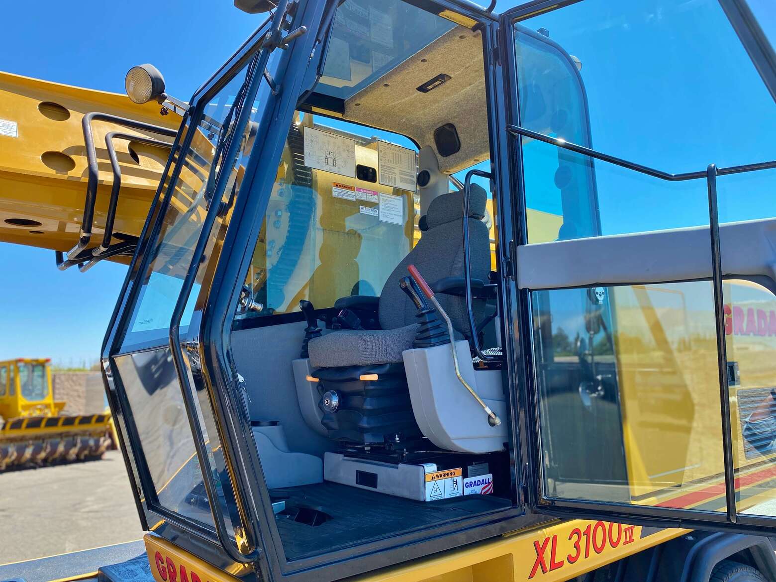 2015 Gradall XL3100 Highway Speed Wheeled Excavator