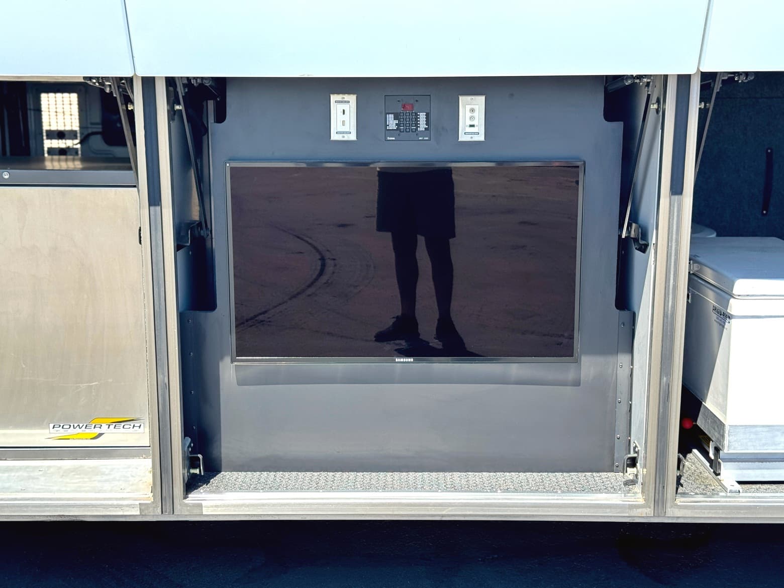 2012 Prevost H3-45 VIP Mobile Command Center