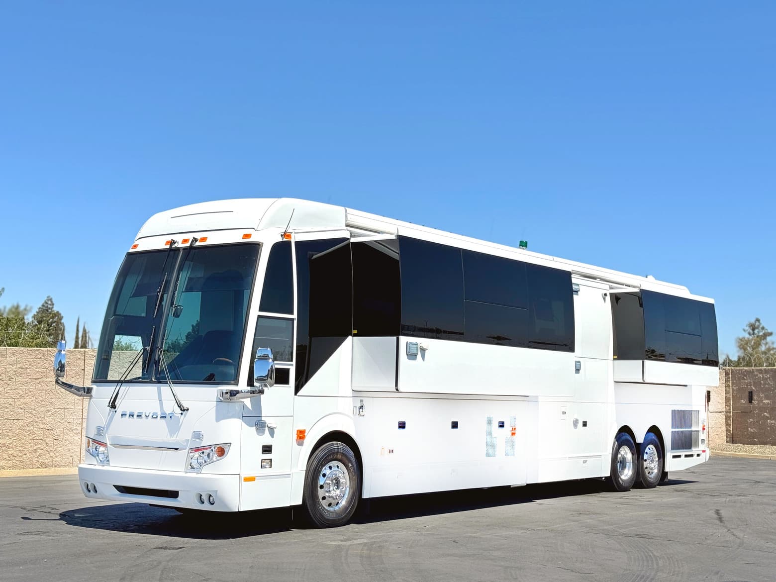 2012 Prevost H3-45 VIP Mobile Command Center