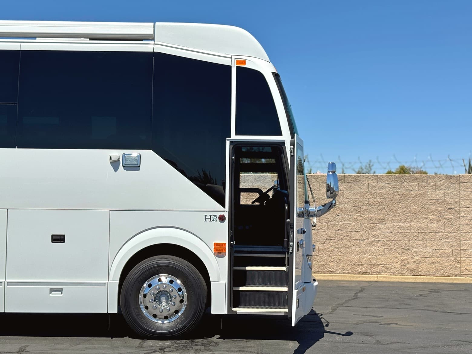 2012 Prevost H3-45 VIP Mobile Command Center