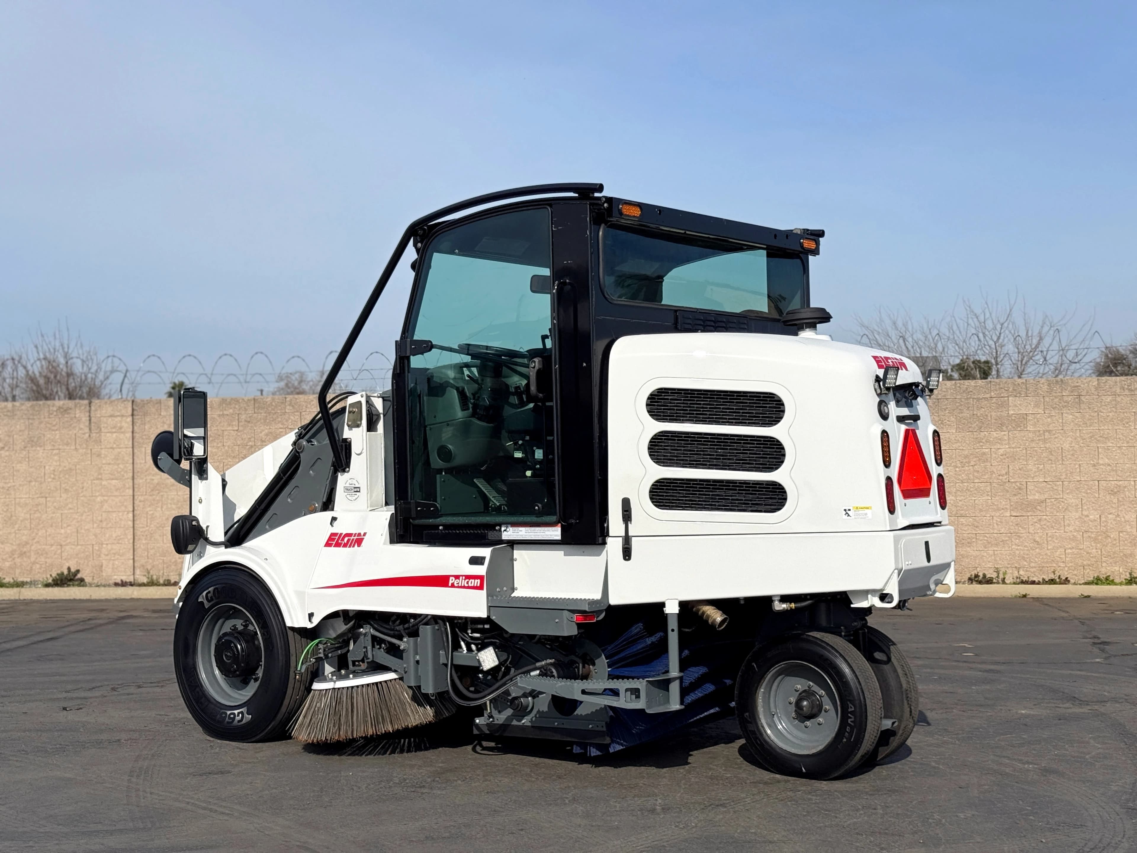 2017 Elgin Pelican NP Broom Sweeper