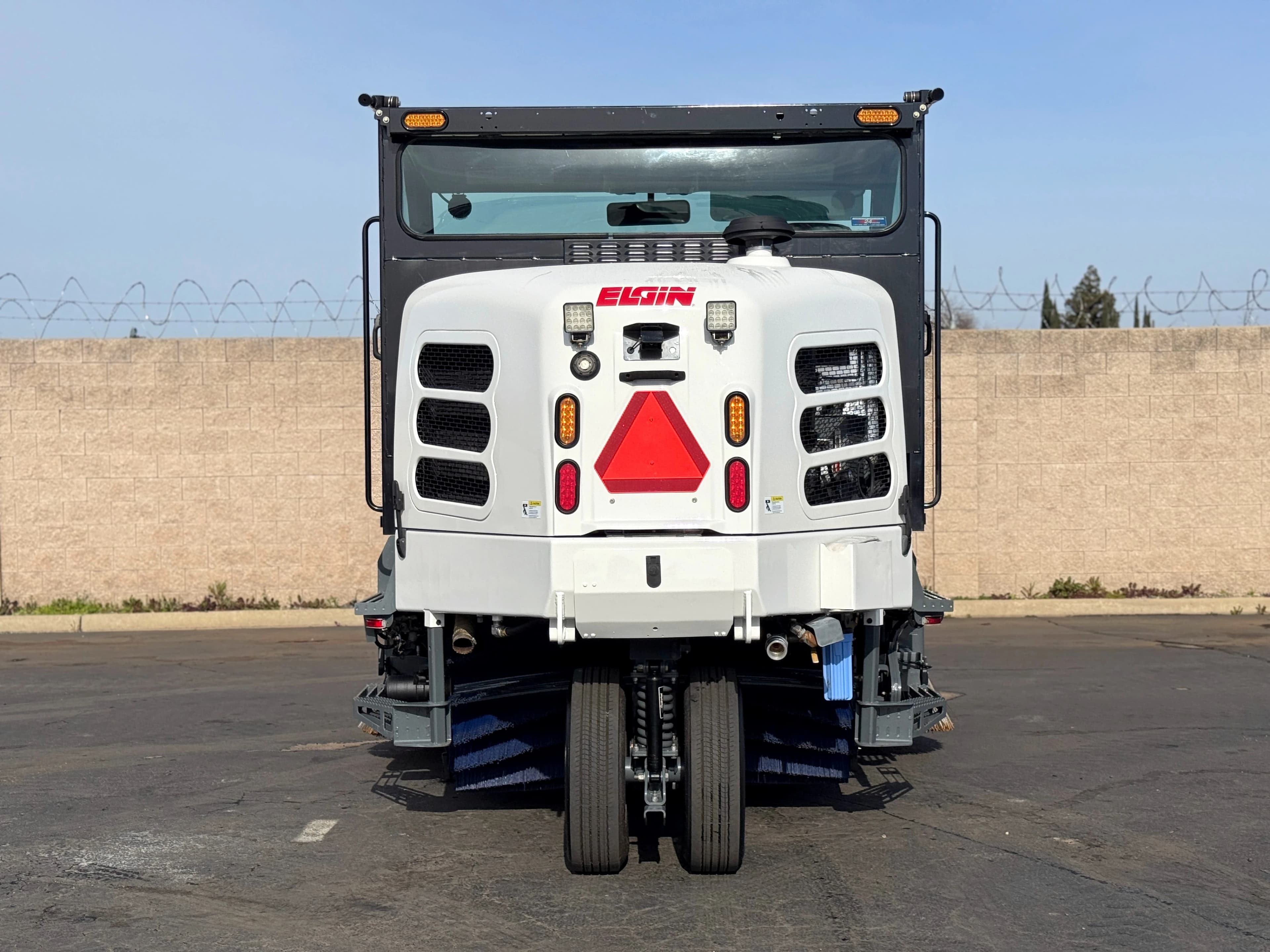 2017 Elgin Pelican NP Broom Sweeper