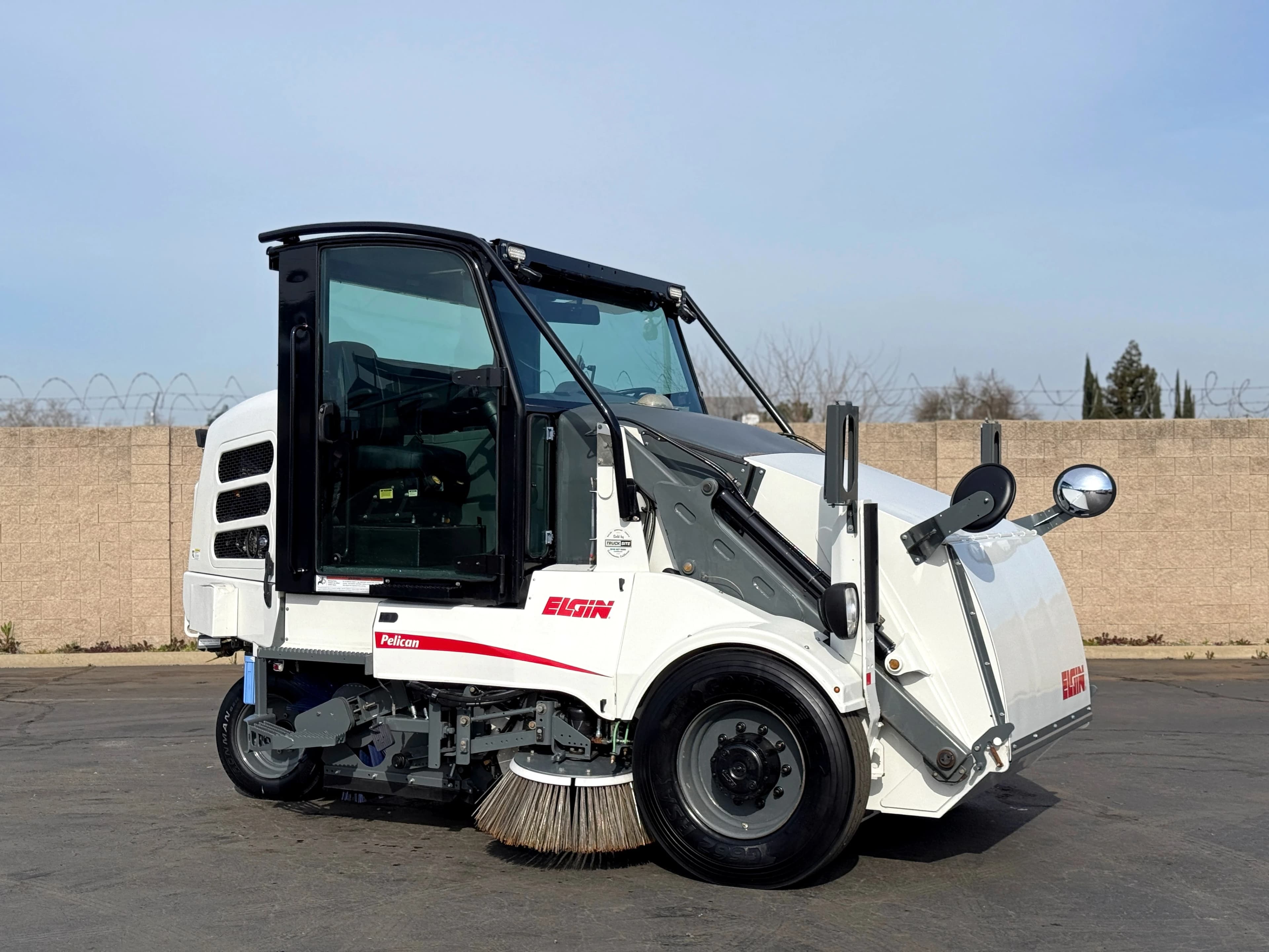 2017 Elgin Pelican NP Broom Sweeper