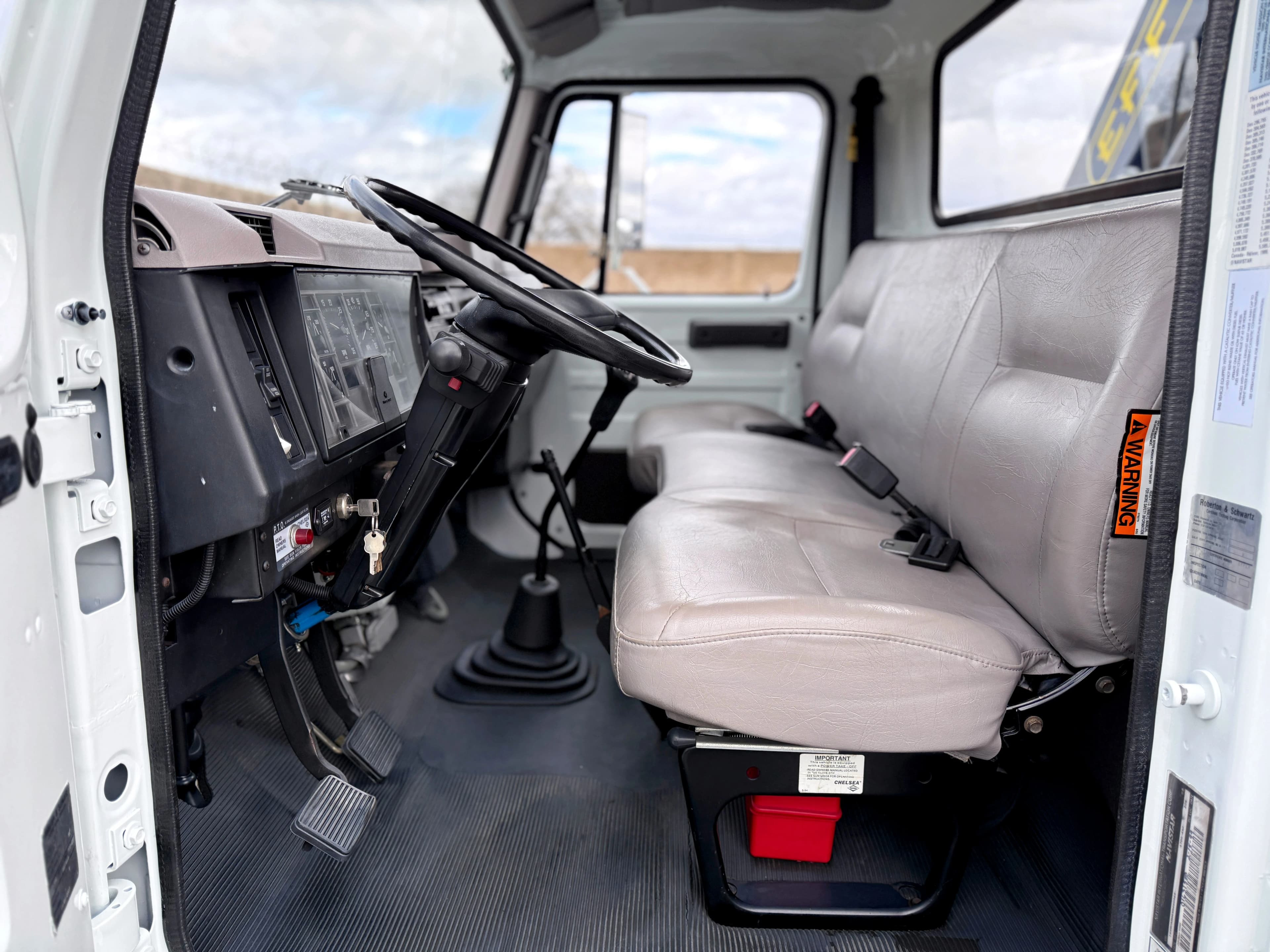 1999 International Effer 170/5S Knuckle Boom Crane Truck