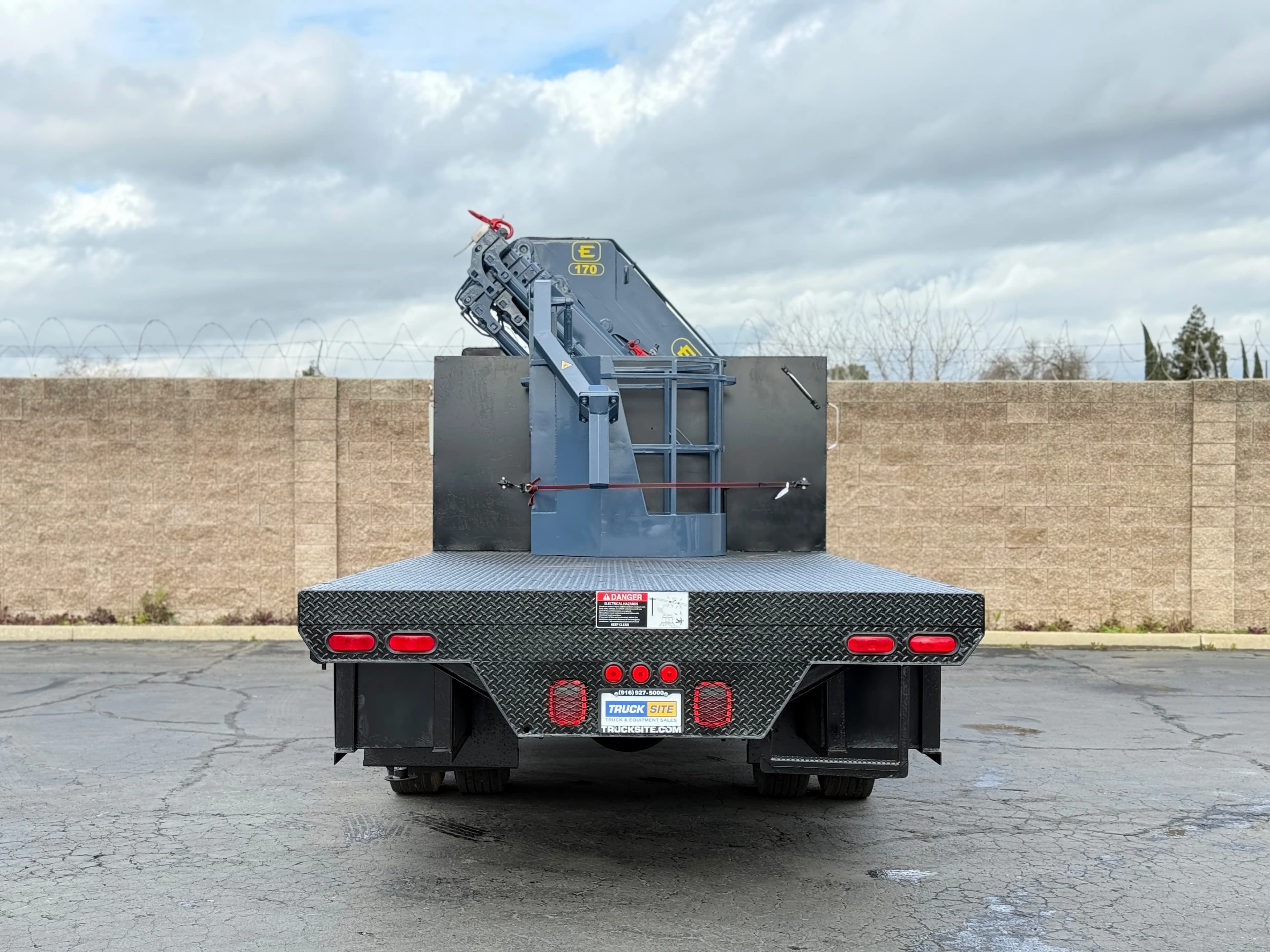 1999 International Effer 170/5S Knuckle Boom Crane Truck