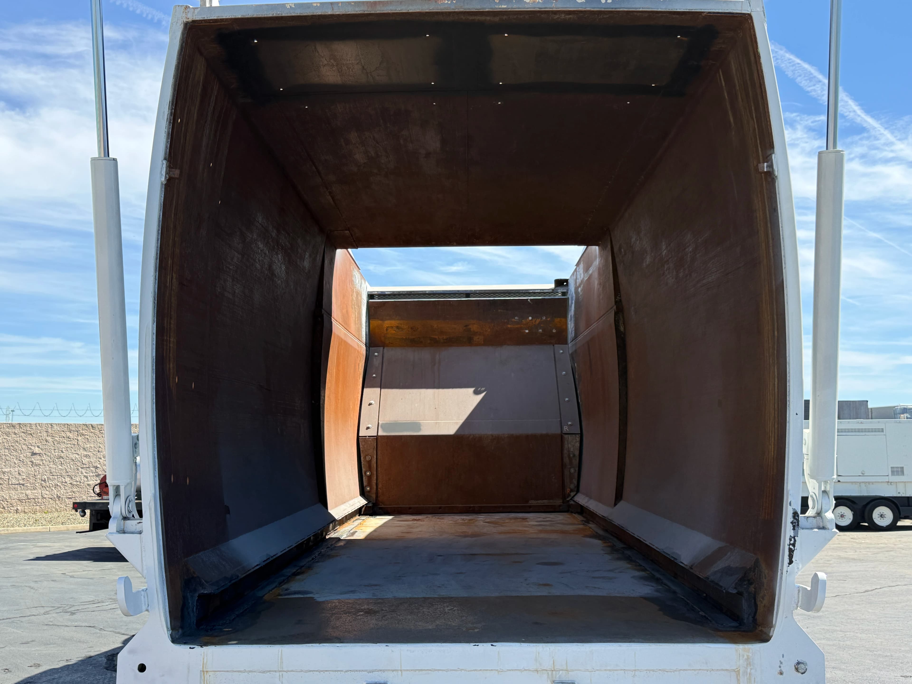 2016 Mack LEU613 New Way Mammoth 40 YD Front Loader