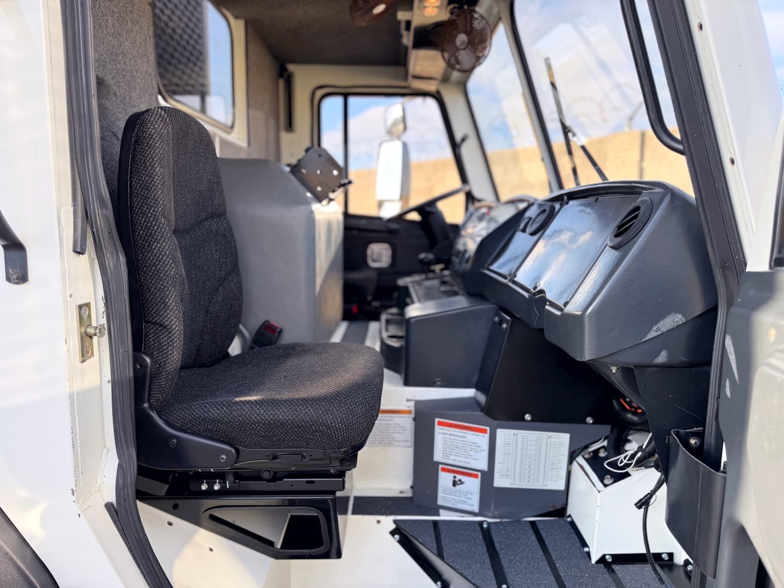 2018 CCC CNG 25 YD Pak-Mor Rear Loader Garbage Truck