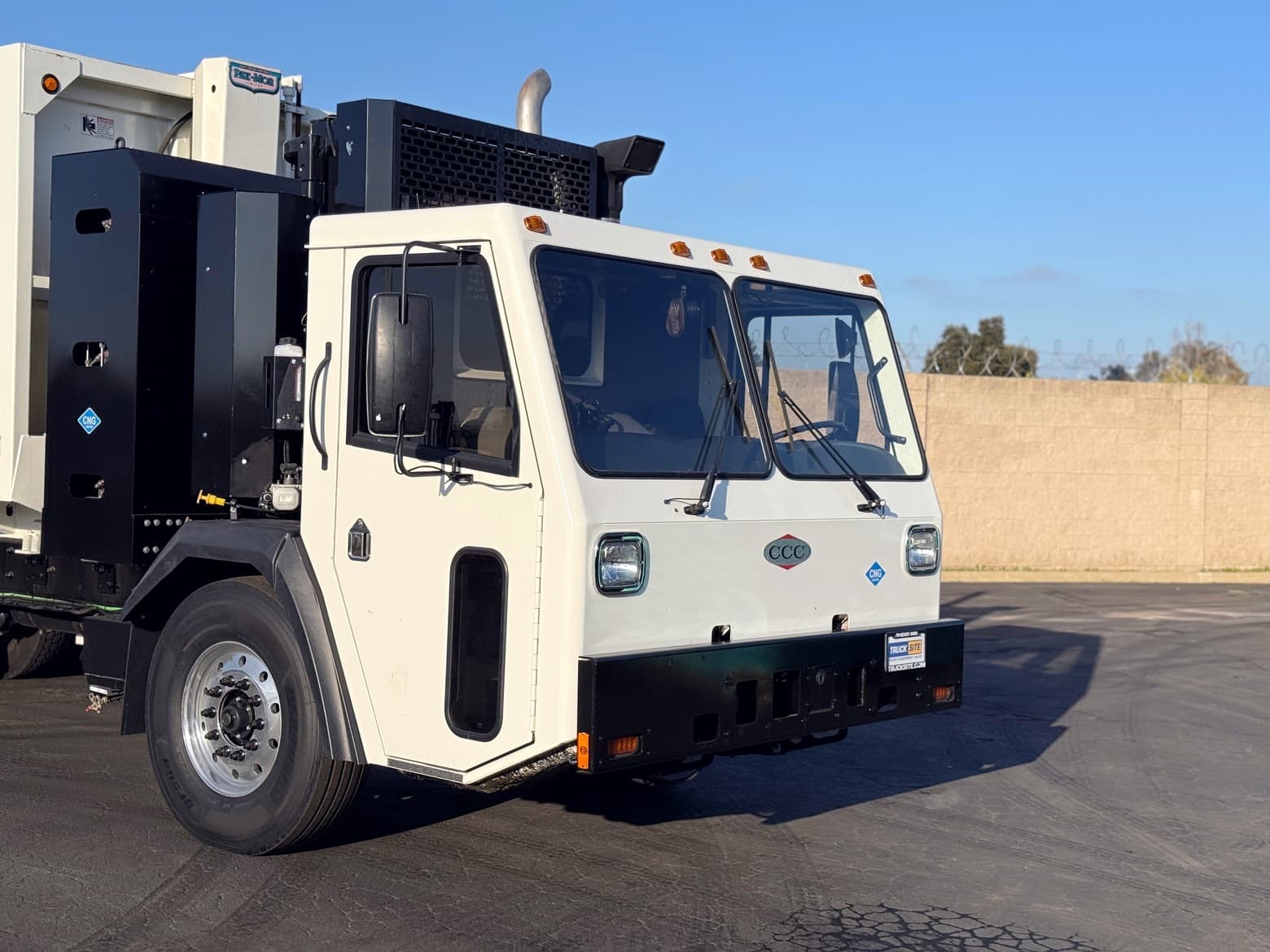2018 CCC CNG 25 YD Pak-Mor Rear Loader Garbage Truck