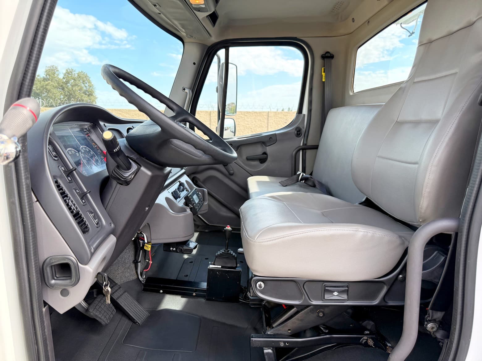 2016 Freightliner 4x4 Terex Hi-Ranger HRX55 Overcenter Bucket Truck