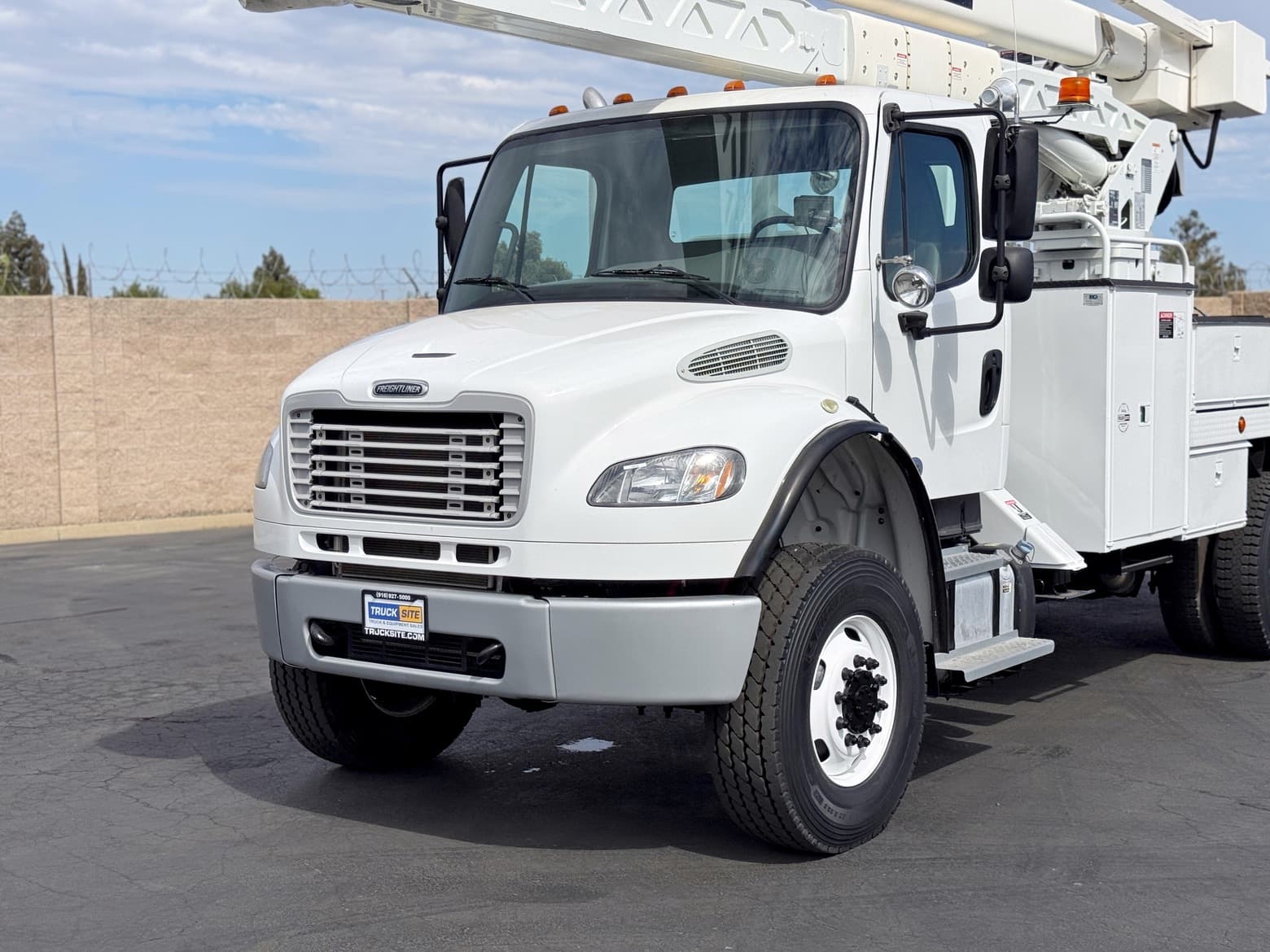 2016 Freightliner 4x4 Terex Hi-Ranger HRX55 Overcenter Bucket Truck