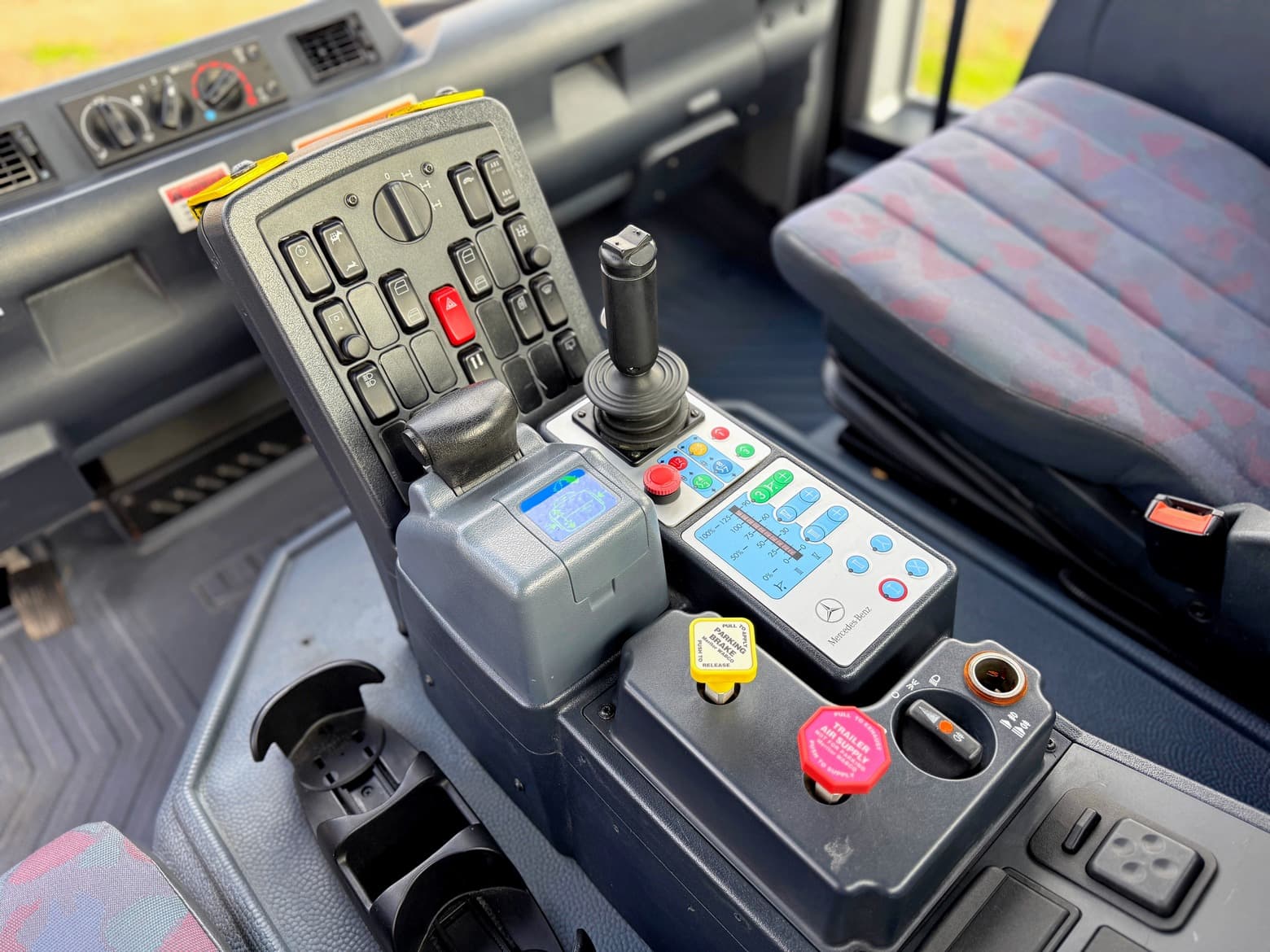 2002 Mercedes-Benz Unimog U500