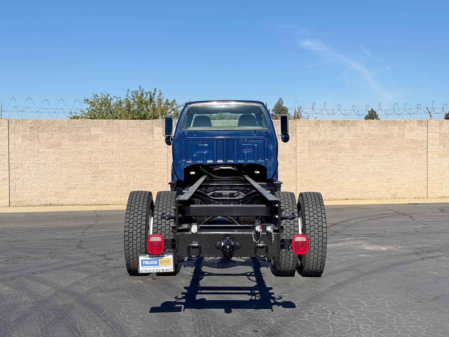 2007 Ford F750 Super Duty 4x4 Crew Cab Single Axle Cab & Chassis