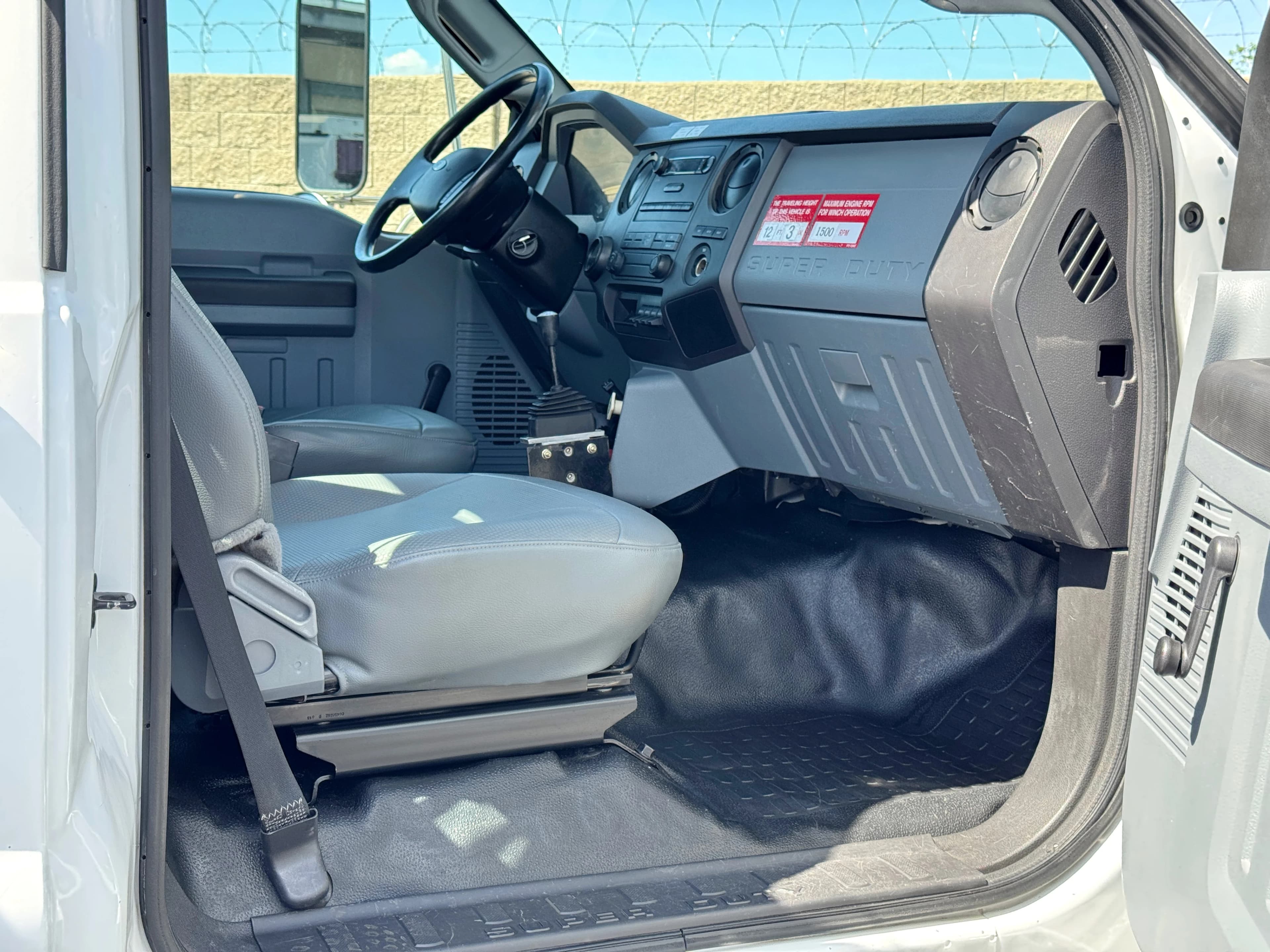 2012 Ford F750 Altec DM47B-TR Digger Derrick