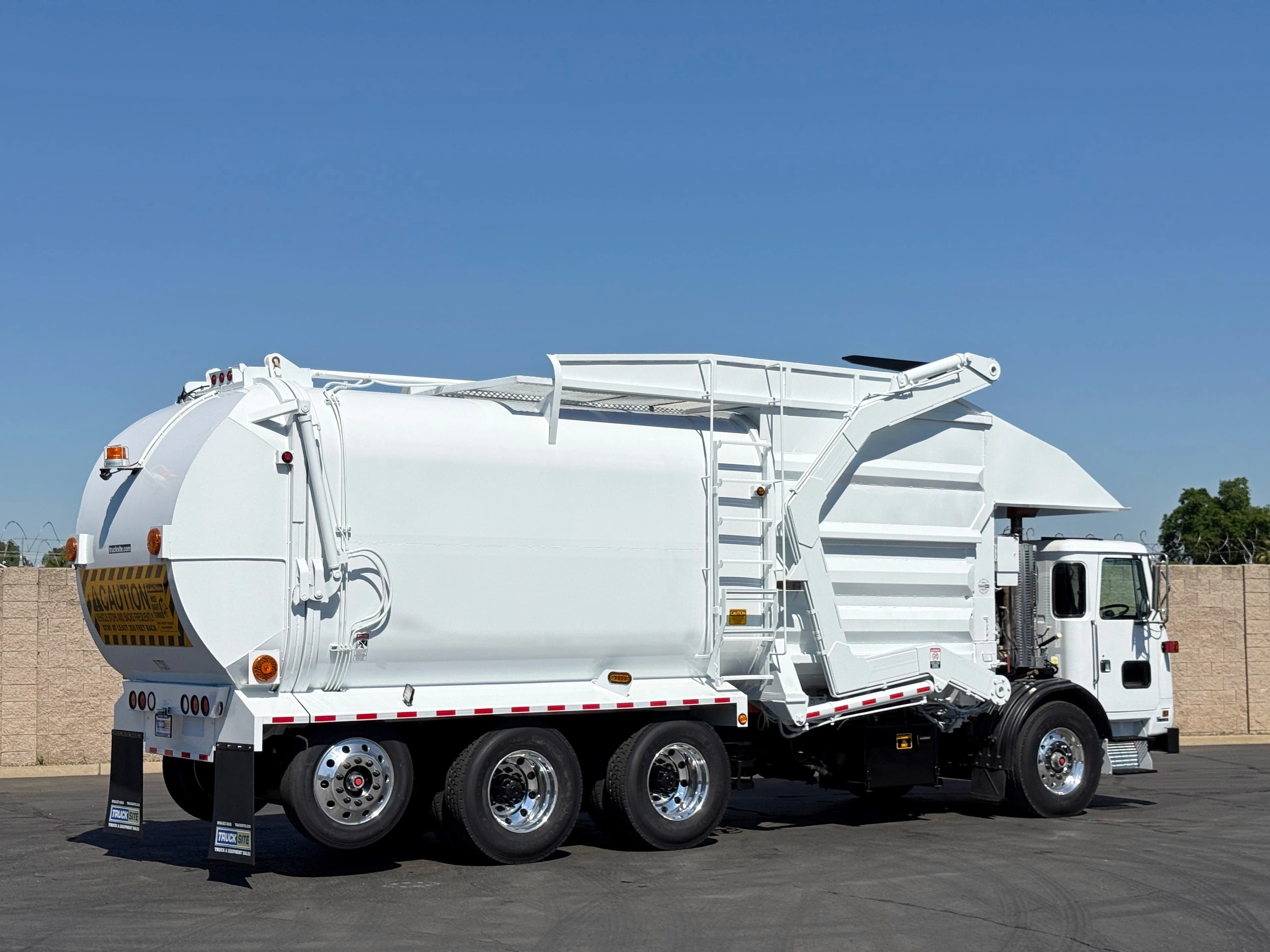 2011 Autocar Xpeditor 40 YD Amrep Front Load Garbage Truck