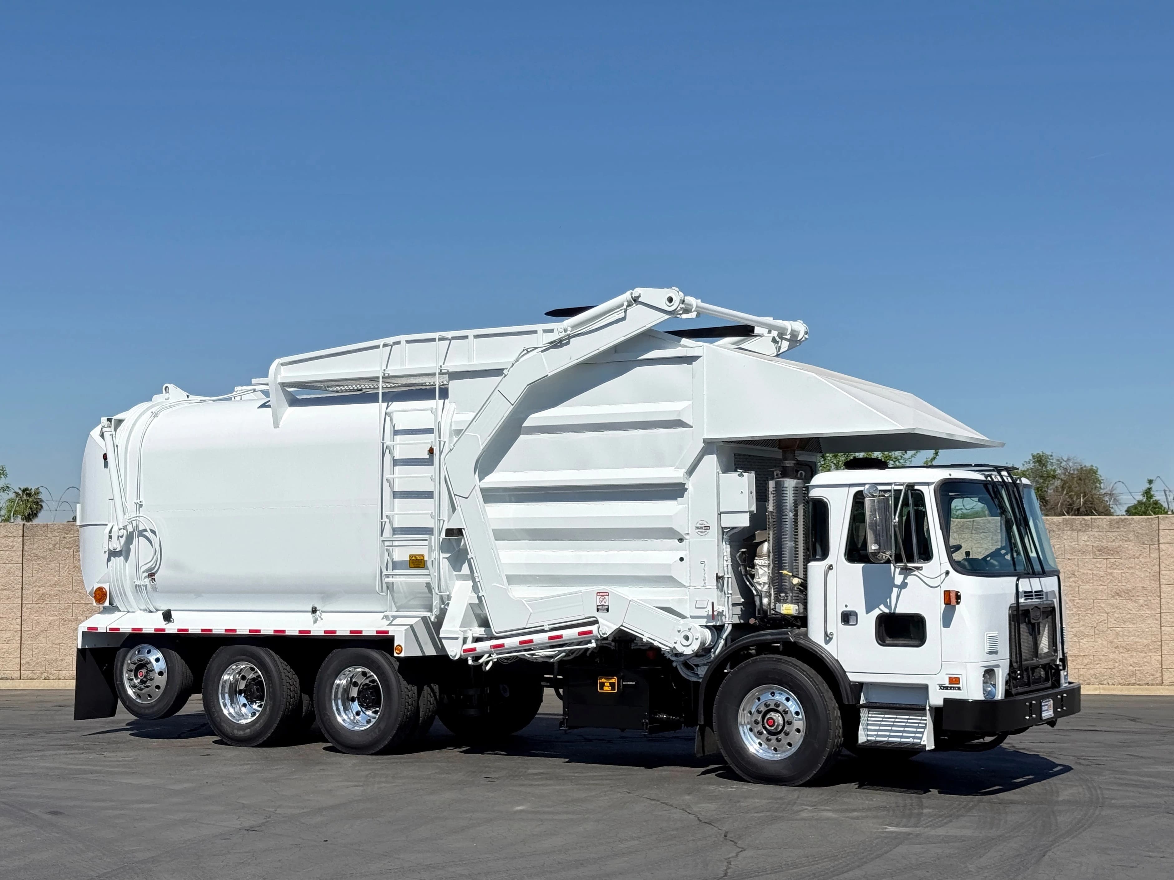 2011 Autocar Xpeditor 40 YD Amrep Front Load Garbage Truck
