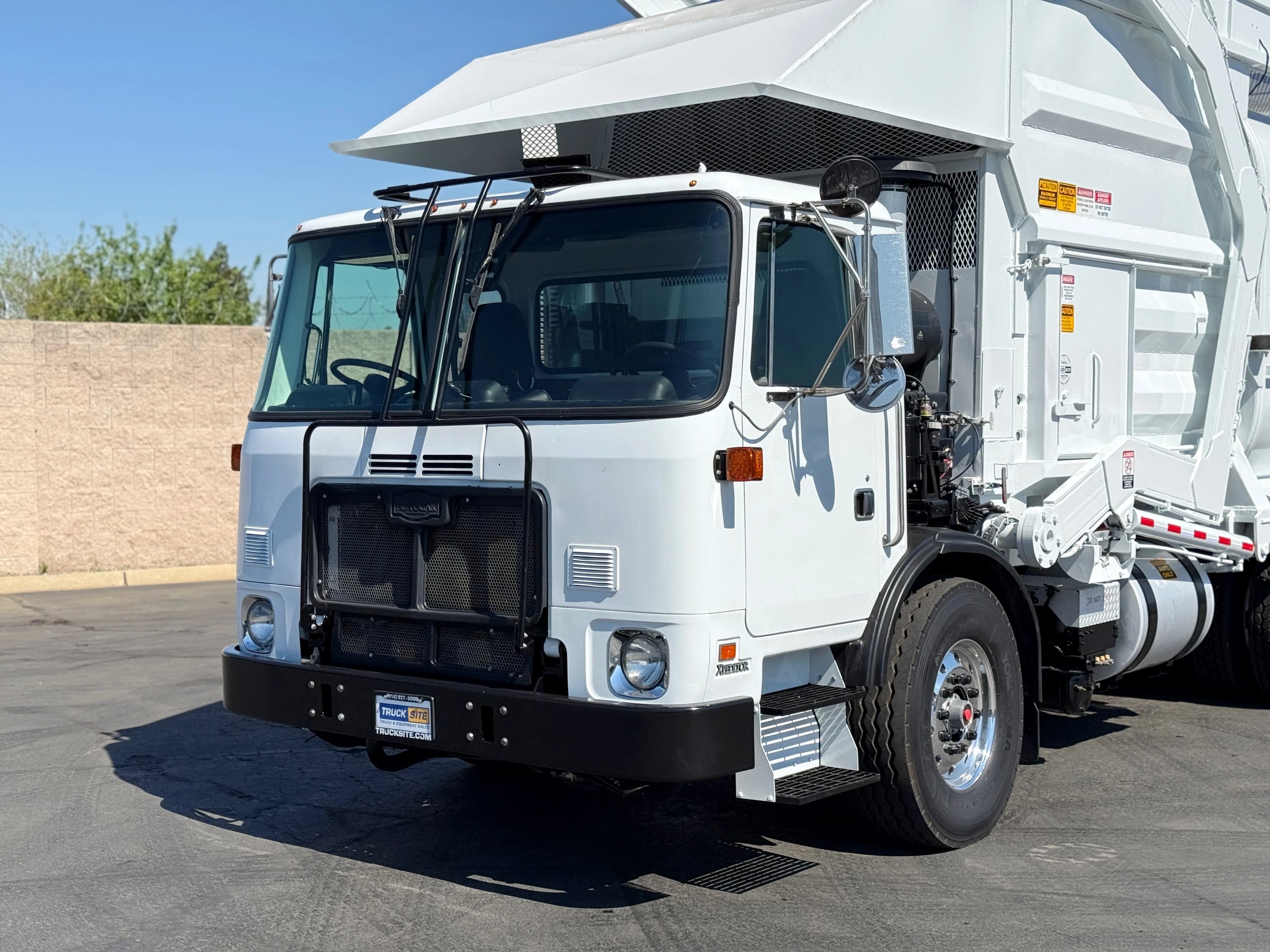2011 Autocar Xpeditor 40 YD Amrep Front Load Garbage Truck