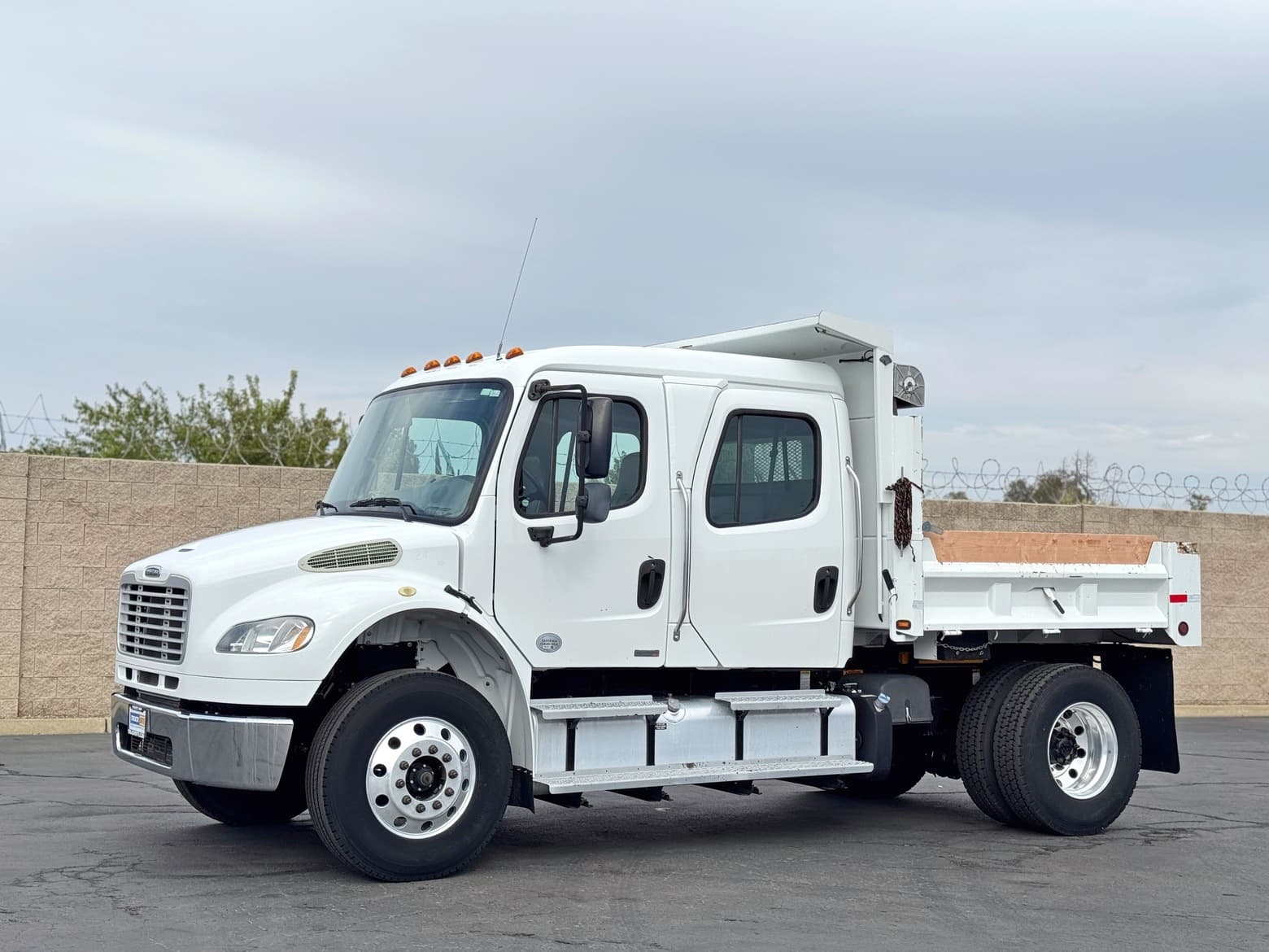 2012 Freightliner 3-4 Yard Crew Cab Dump Truck